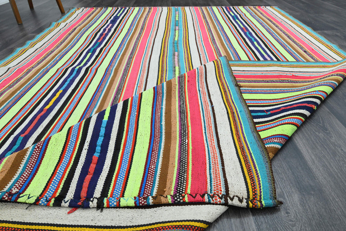 Handwoven flatweave wool kilim from Anatolia, Turkey – Turkish Vintage Area Rug 6'6" x 9'6"