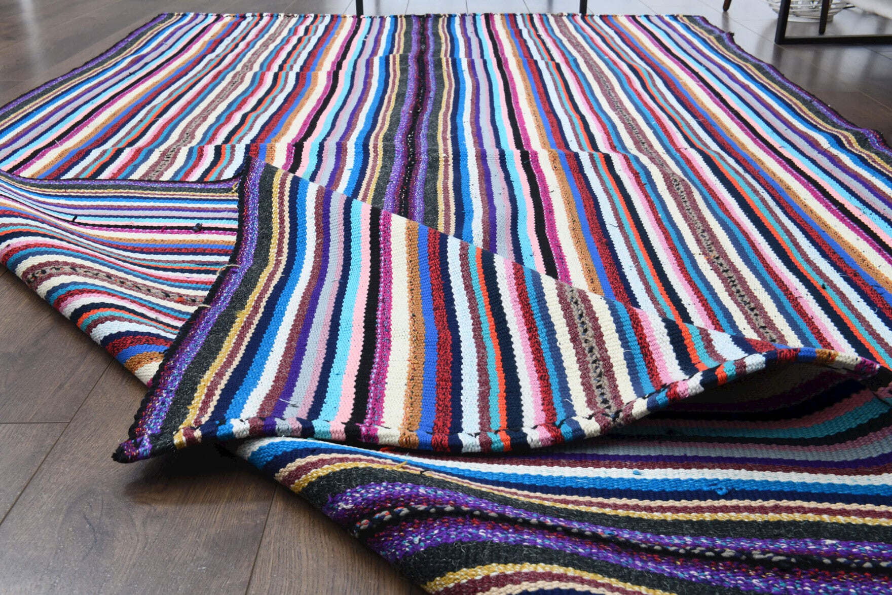 Handwoven flatweave wool kilim from Anatolia, Turkey – Turkish Vintage Striped Rug 5'2" x 9'3"