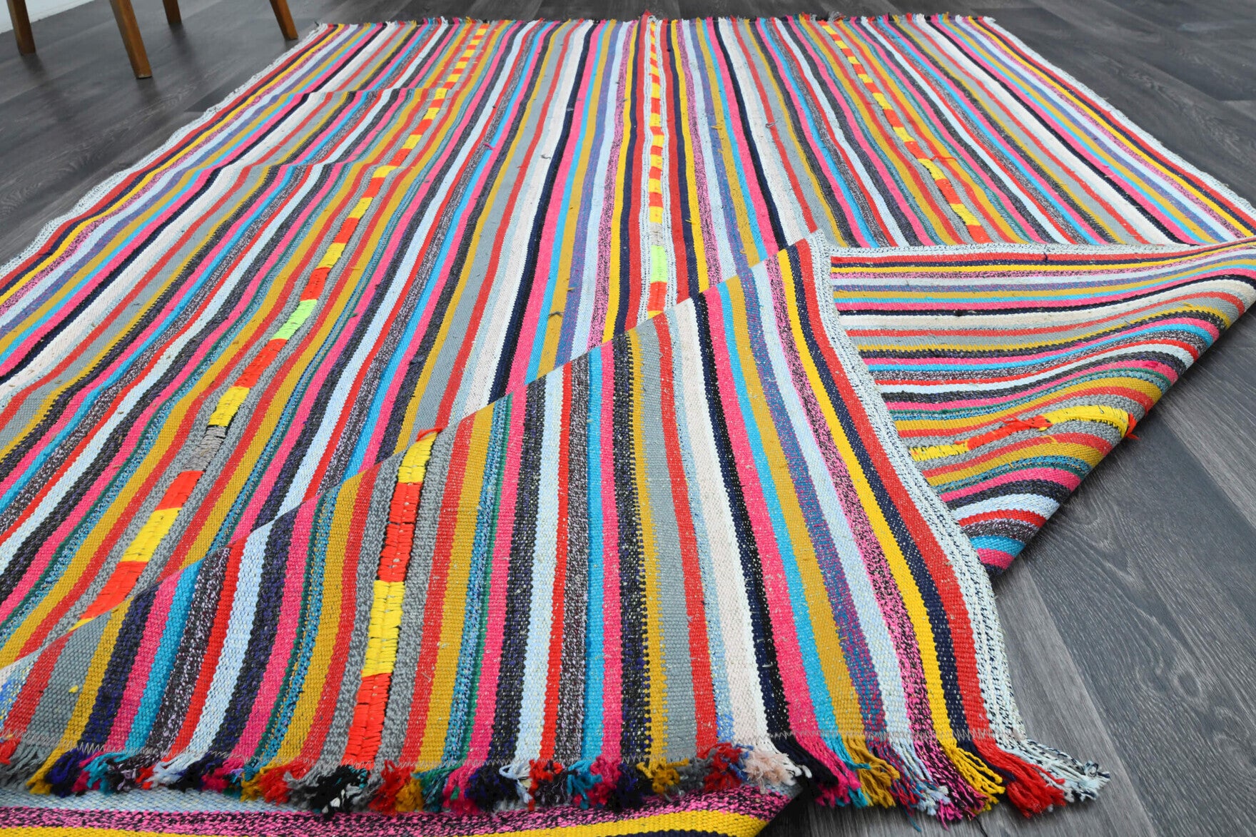 Authentic Anatolian vintage kilim rug (1960s) with striped design – one-of-a-kind at Fame Rugs