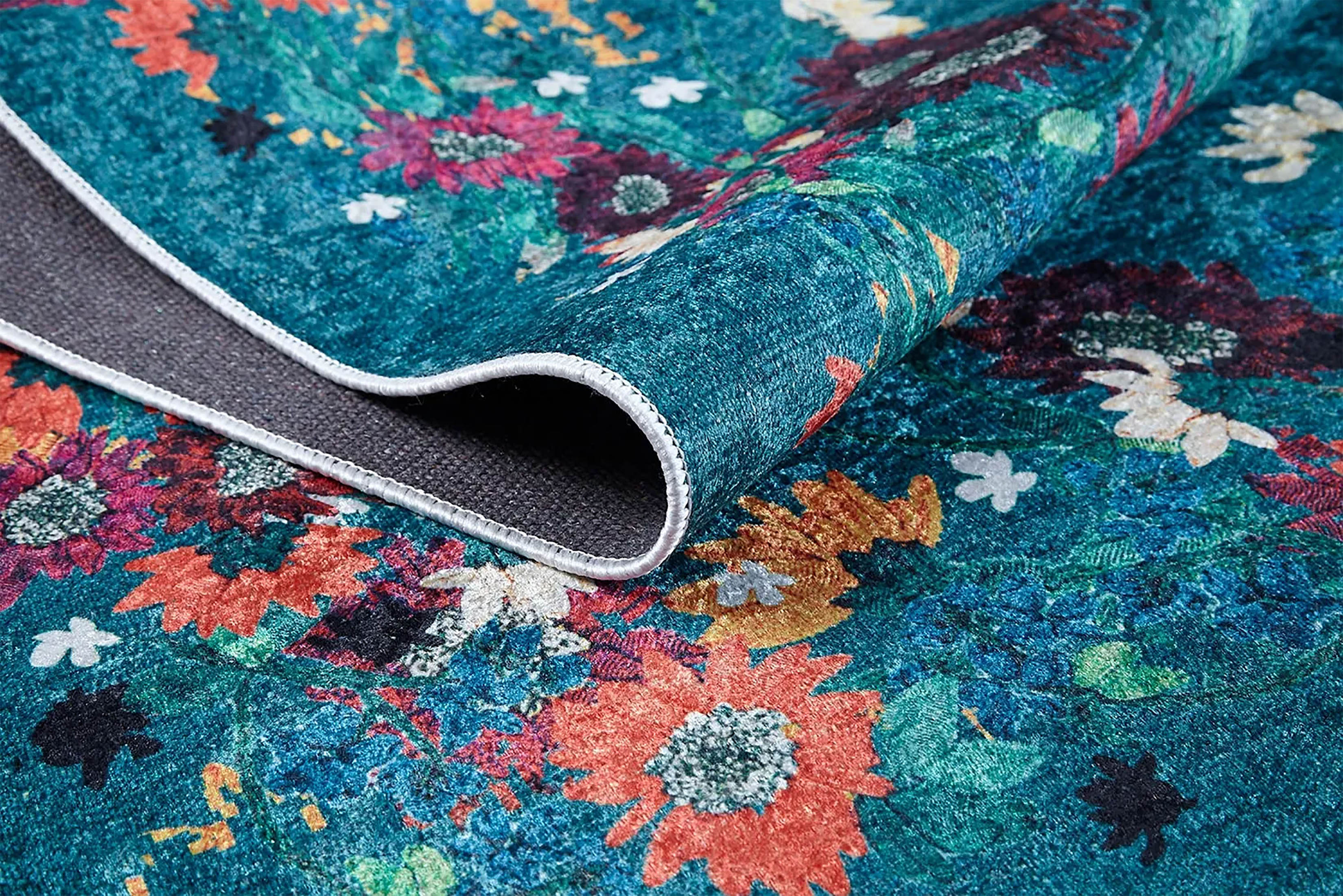 Aadhya Turkish Green Rose Decorative Floral Rug