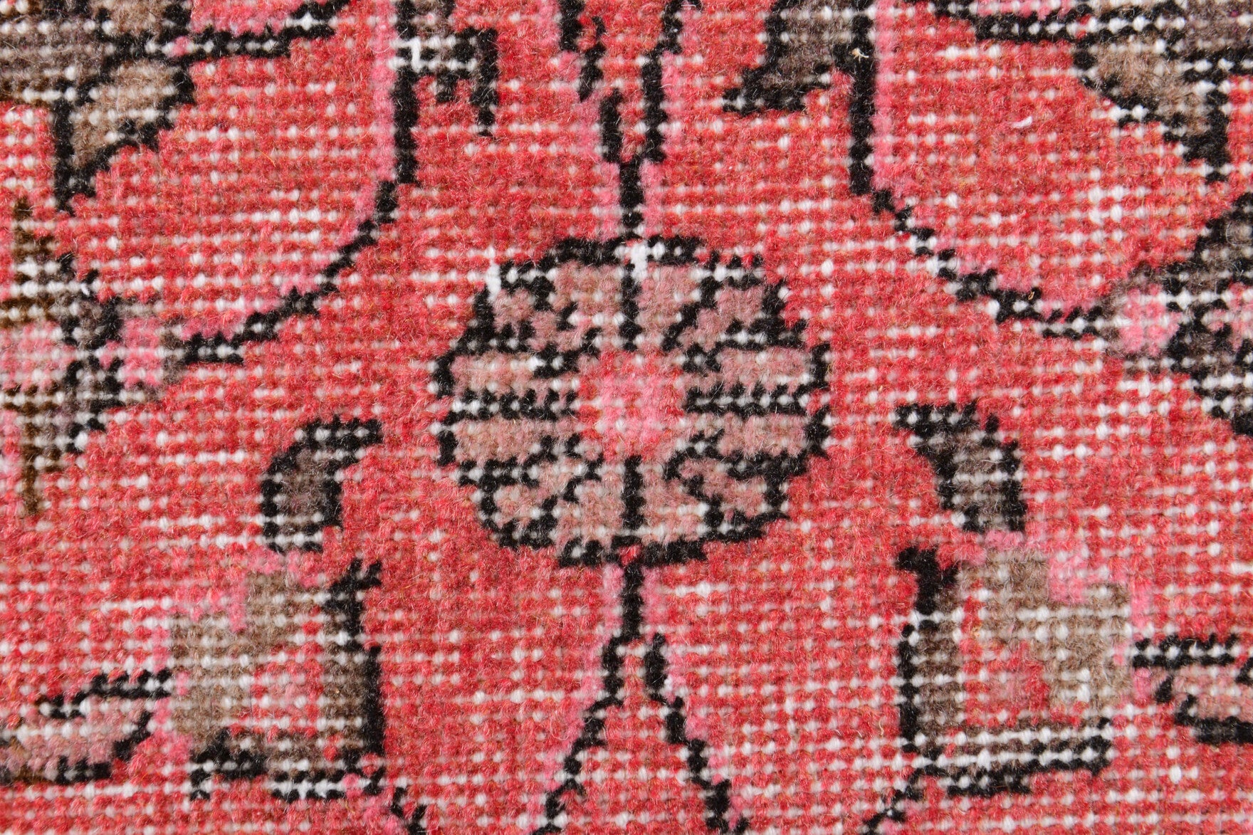 Yalikavak rug: 1970s handmade Anatolian rug with floral motifs and cotton backing
