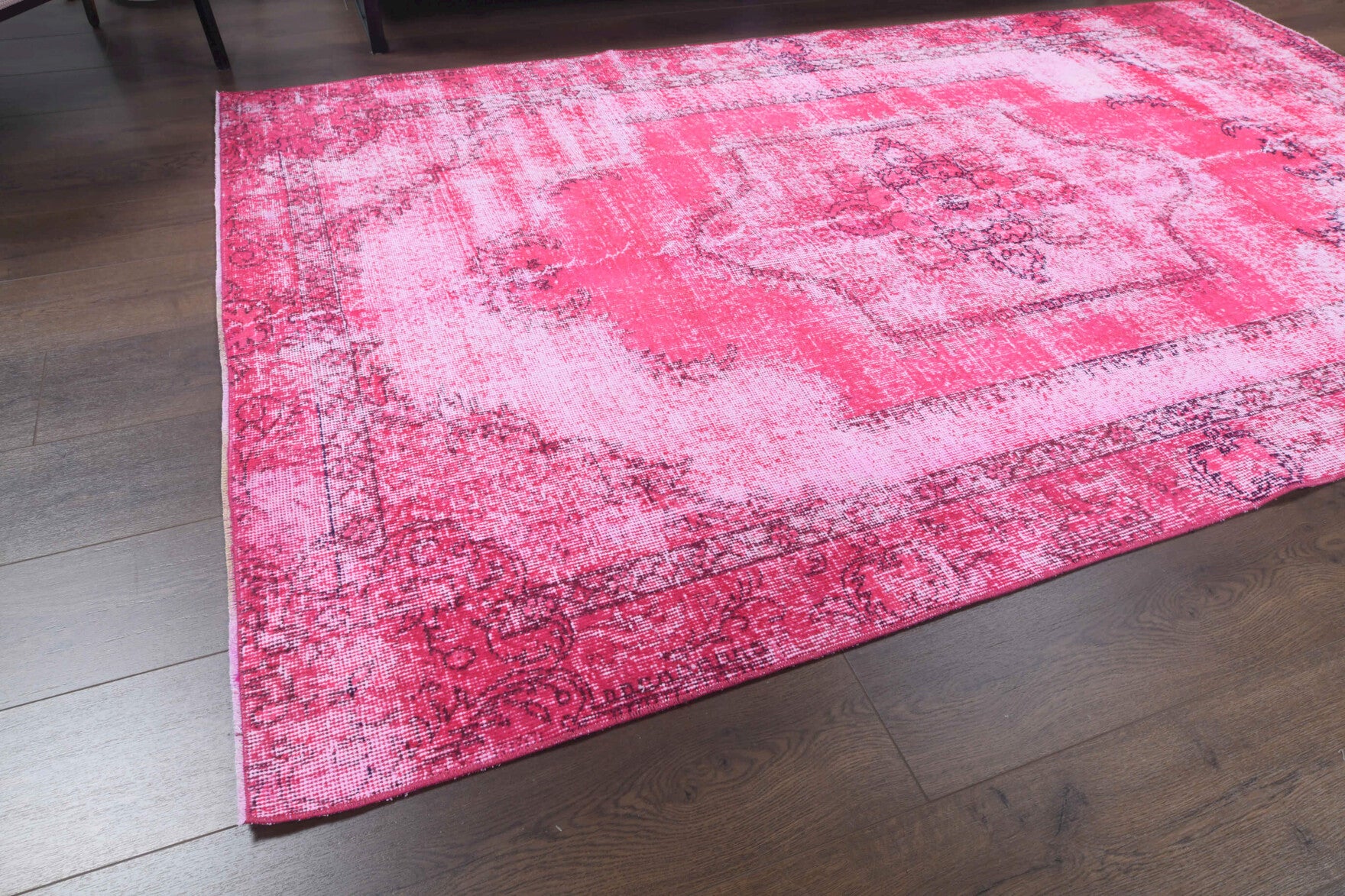 Kallinike rug: 1970s handmade Anatolian rug with abstract motifs and cotton backing