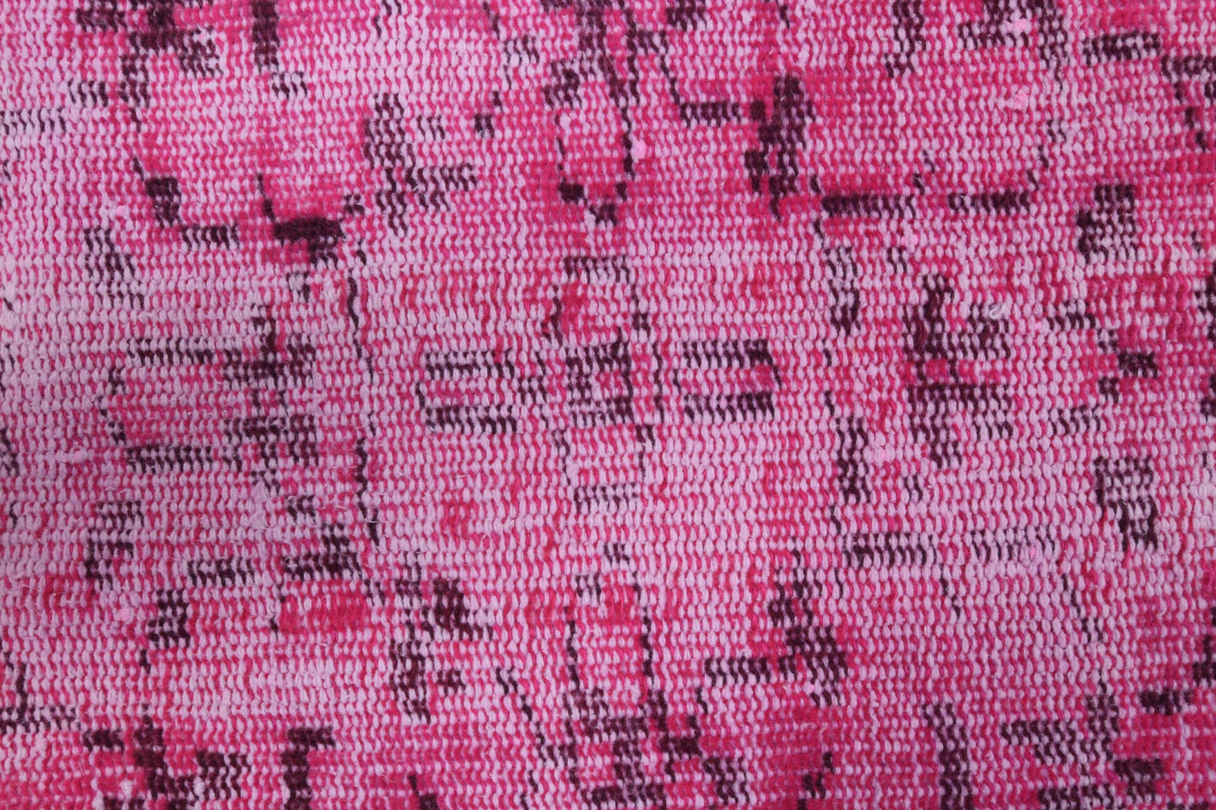 Kadersu rug: 1970s handmade Anatolian rug with abstract motifs and cotton backing