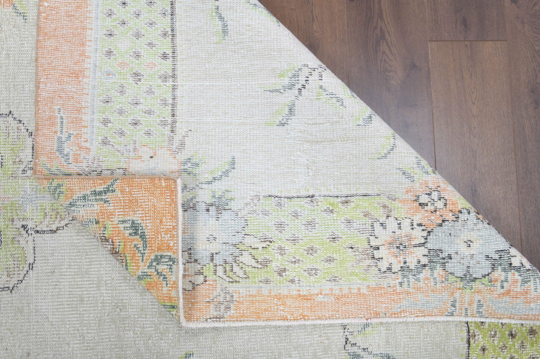 Authentic Anatolian vintage area rug (1970s) with floral design – one-of-a-kind at Fame Rugs