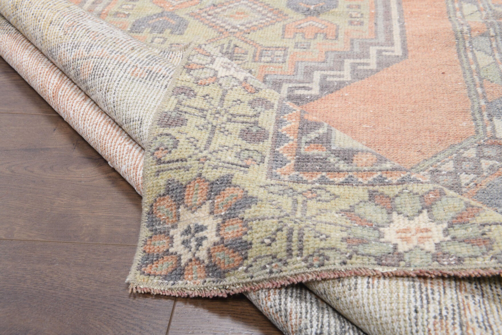 Handmade wool rug from Anatolia, Turkey – Turkish Vintage Accent Rug 3'5" x 6'4"