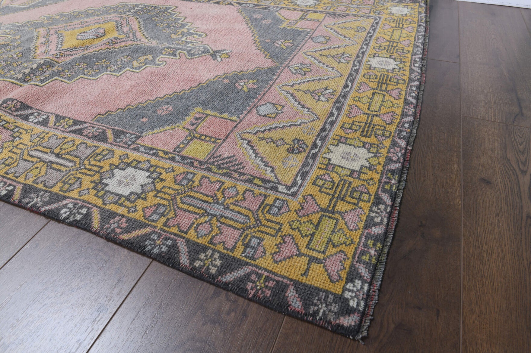 114x177 cm vintage Anatolian area rug – Tubater, low pile, wool