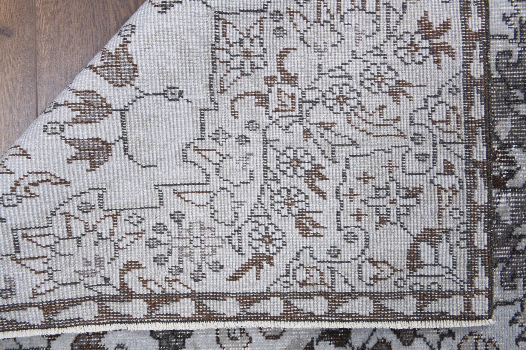 Authentic Anatolian vintage area rug (1970s) with oriental design – one-of-a-kind at Fame Rugs
