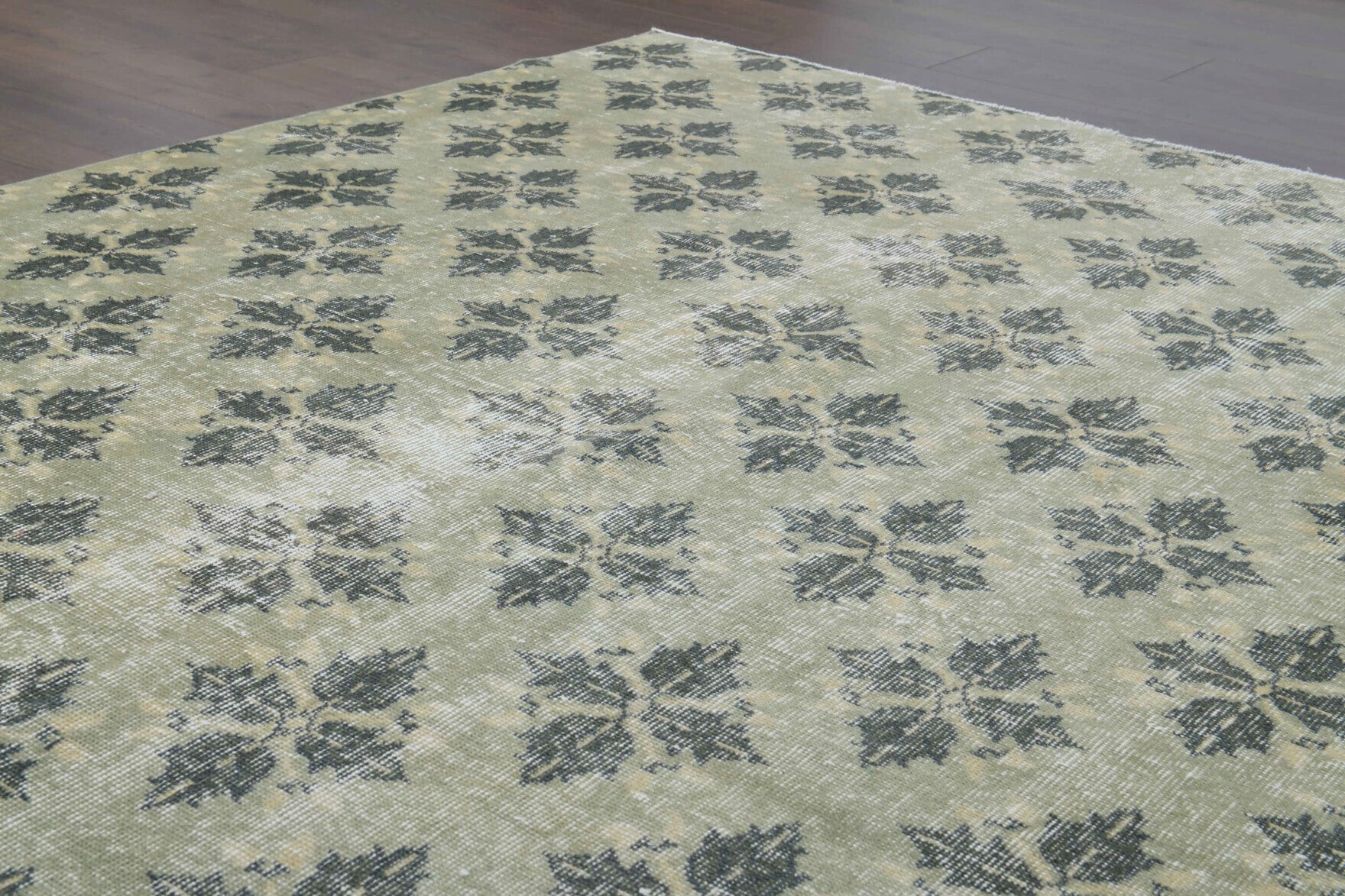 Nevpezir – vintage ikat rug for living room or bedroom, 6' x 9'5" (182x286 cm)