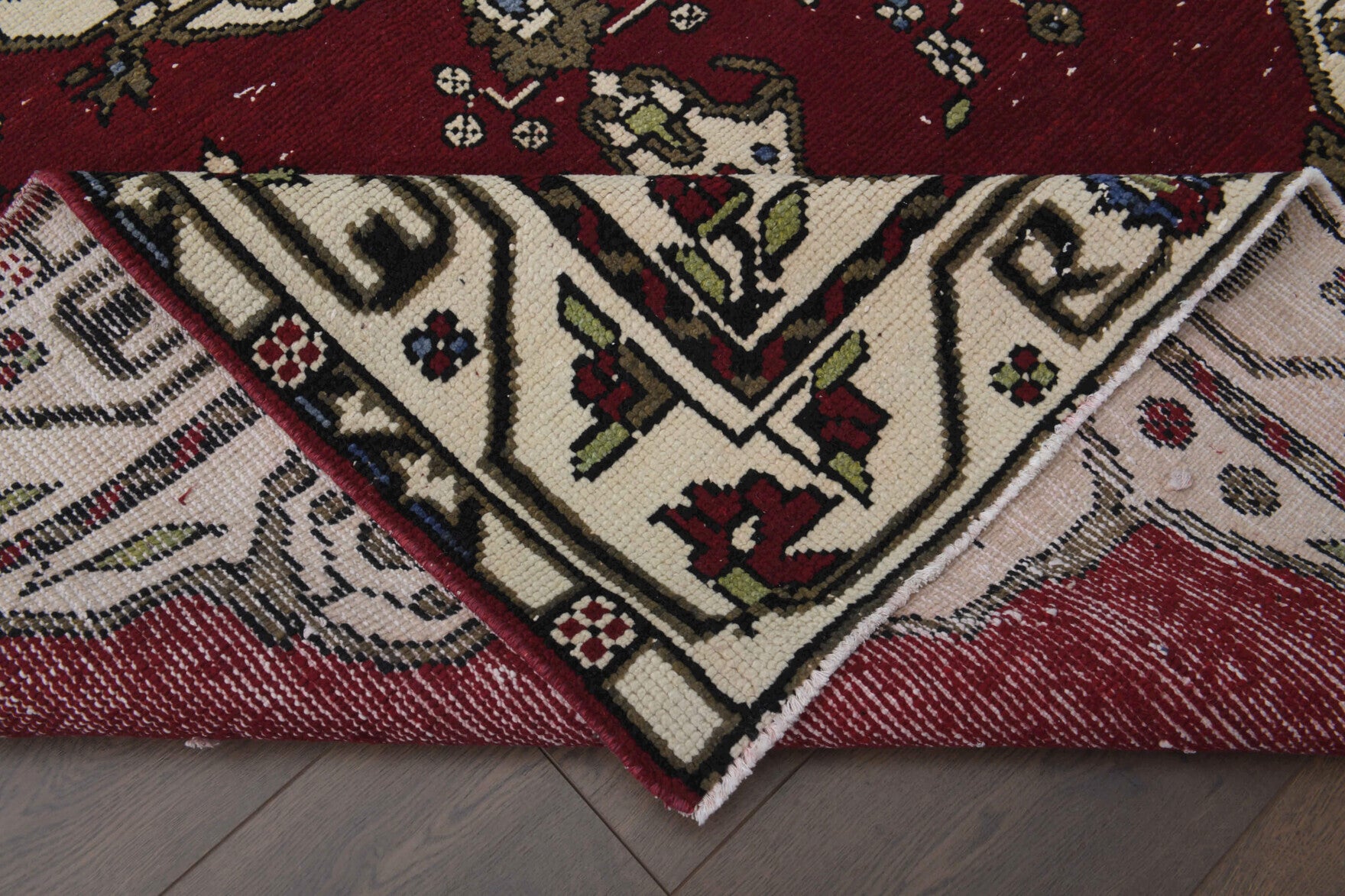 Oriental Vibrant Vintage Oushak Area Rug