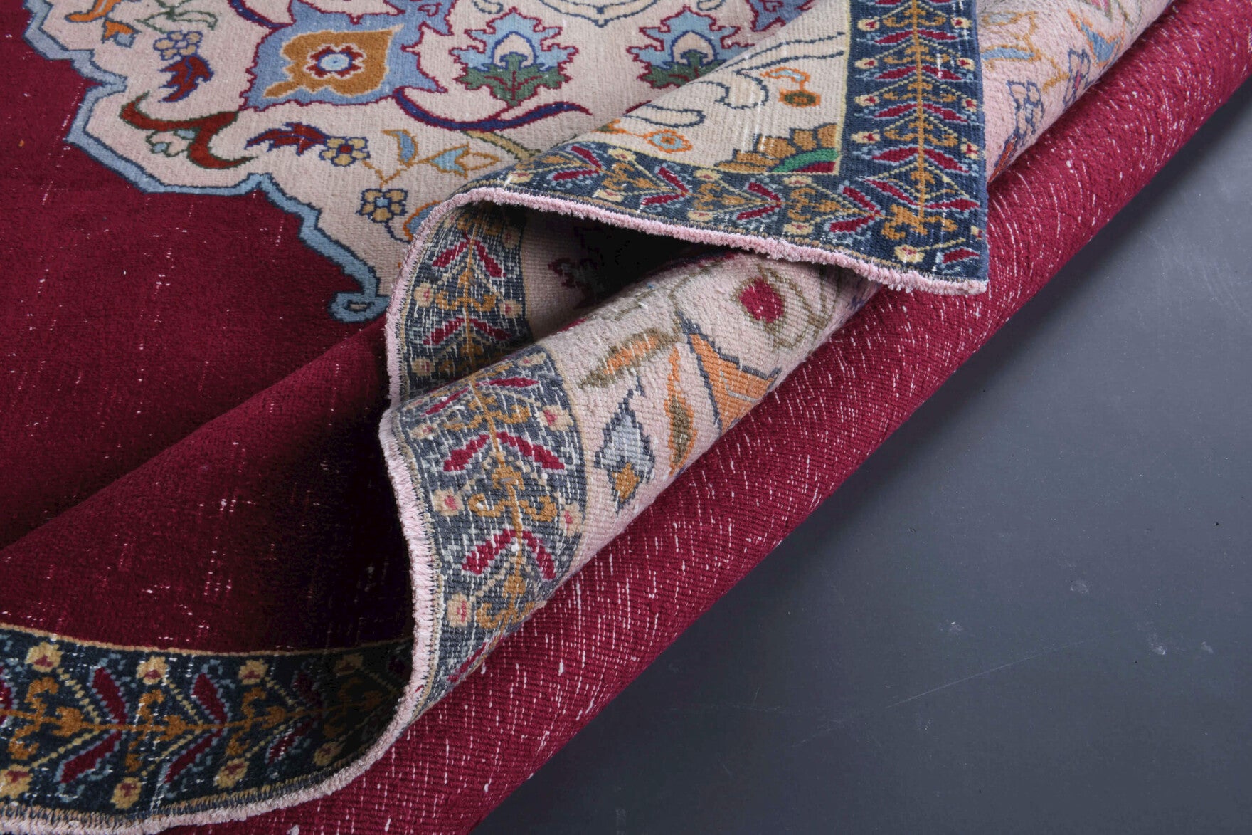 Authentic Anatolian vintage area rug (1970s) with oriental design – one-of-a-kind at Fame Rugs