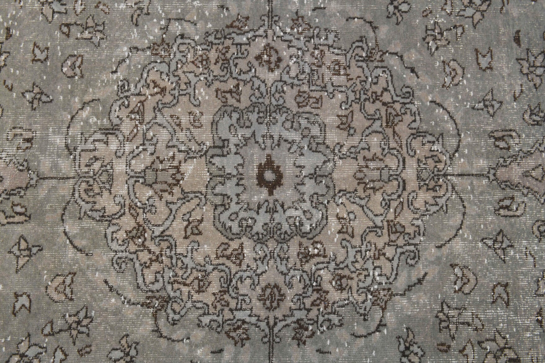 Authentic Anatolian vintage area rug (1970s) with floral design – one-of-a-kind at Fame Rugs