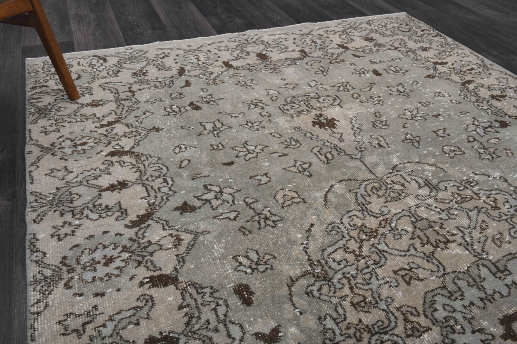 Handmade wool rug from Anatolia, Turkey – Turkish Anatolian Vintage Area Rug 5'10" x 9'10"