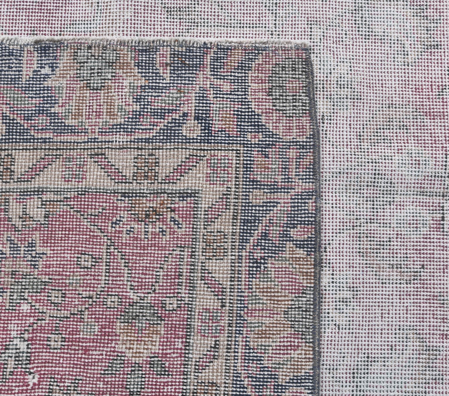 Authentic Anatolian vintage area rug (1970s) with oriental design – one-of-a-kind at Fame Rugs