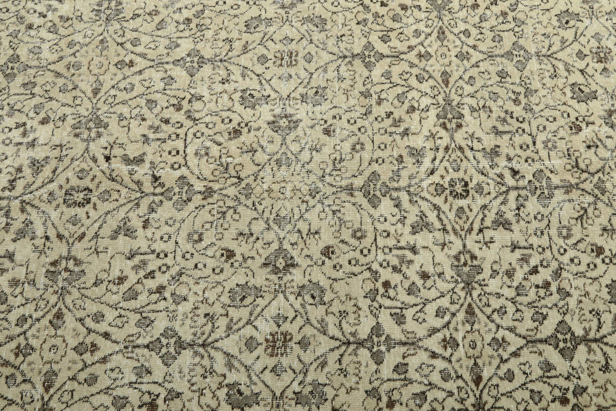 Berrakruh rug: 1970s handmade Anatolian rug with floral motifs and cotton backing