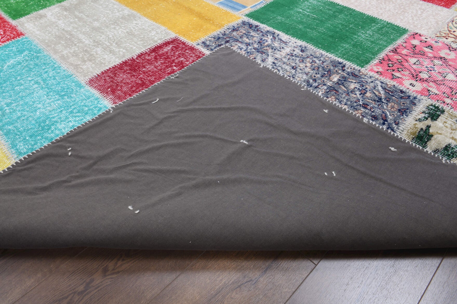 253x342 cm vintage patchwork Anatolian area rug – Ardicban, low pile, wool
