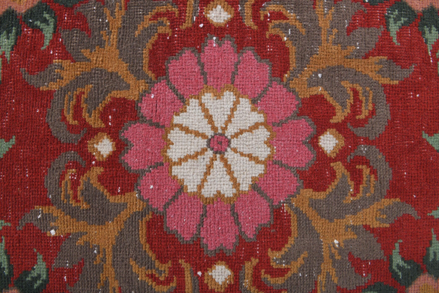 Nepherhoe – vintage oriental rug for living room or bedroom, 9'10" x 12'4" (300x375 cm)