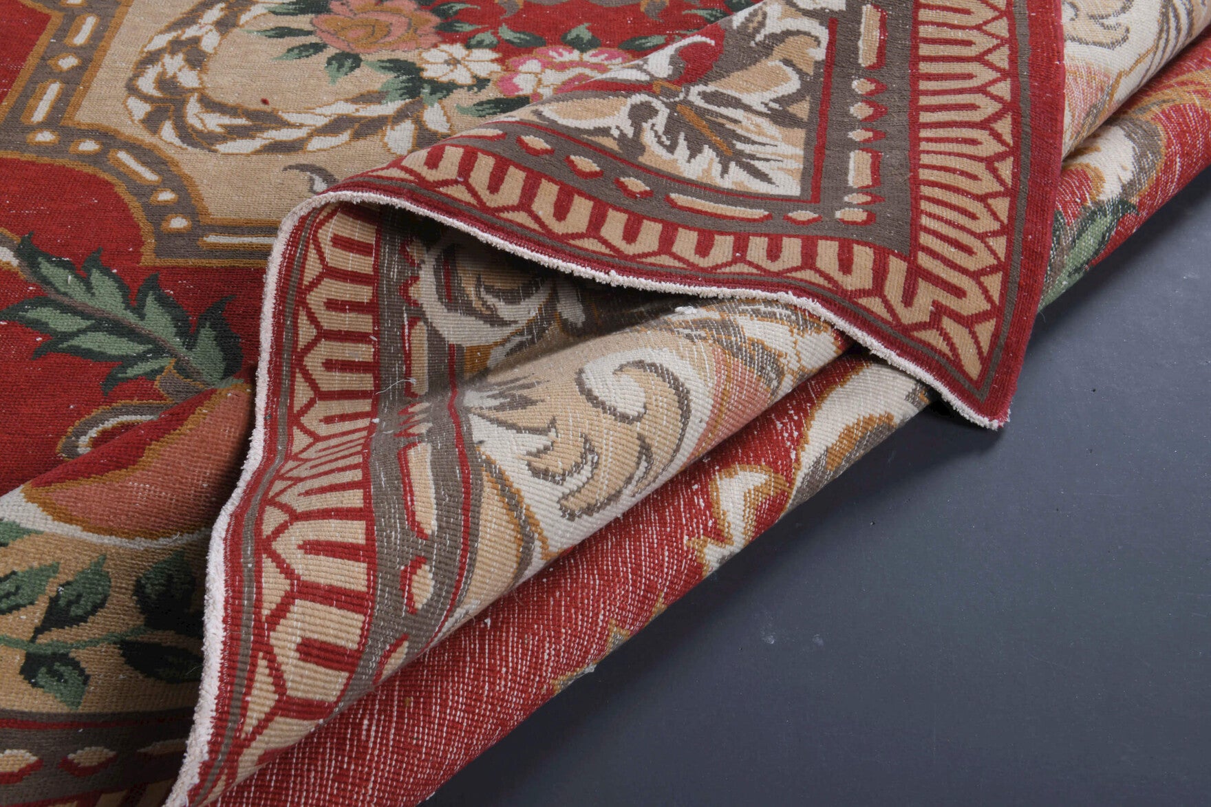 Vintage Extra Large Area Anatolian Rug in wool – 1970s piece from Anatolia, Turkey | Fame Rugs