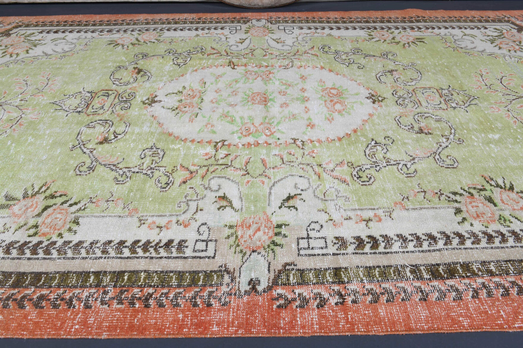 Besteban rug: 1970s handmade Anatolian rug with oriental motifs and cotton backing