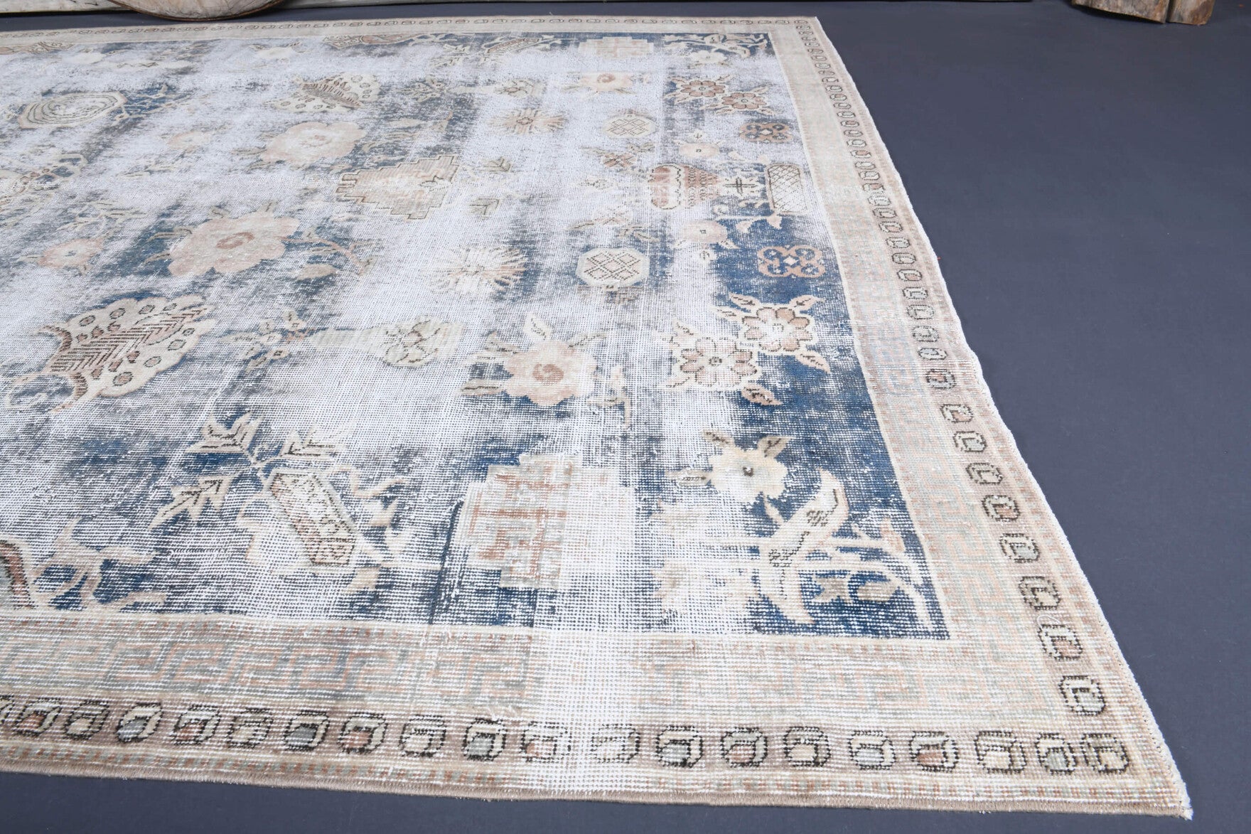 205x312 cm distressed vintage Anatolian area rug – Banunaz, low pile, wool
