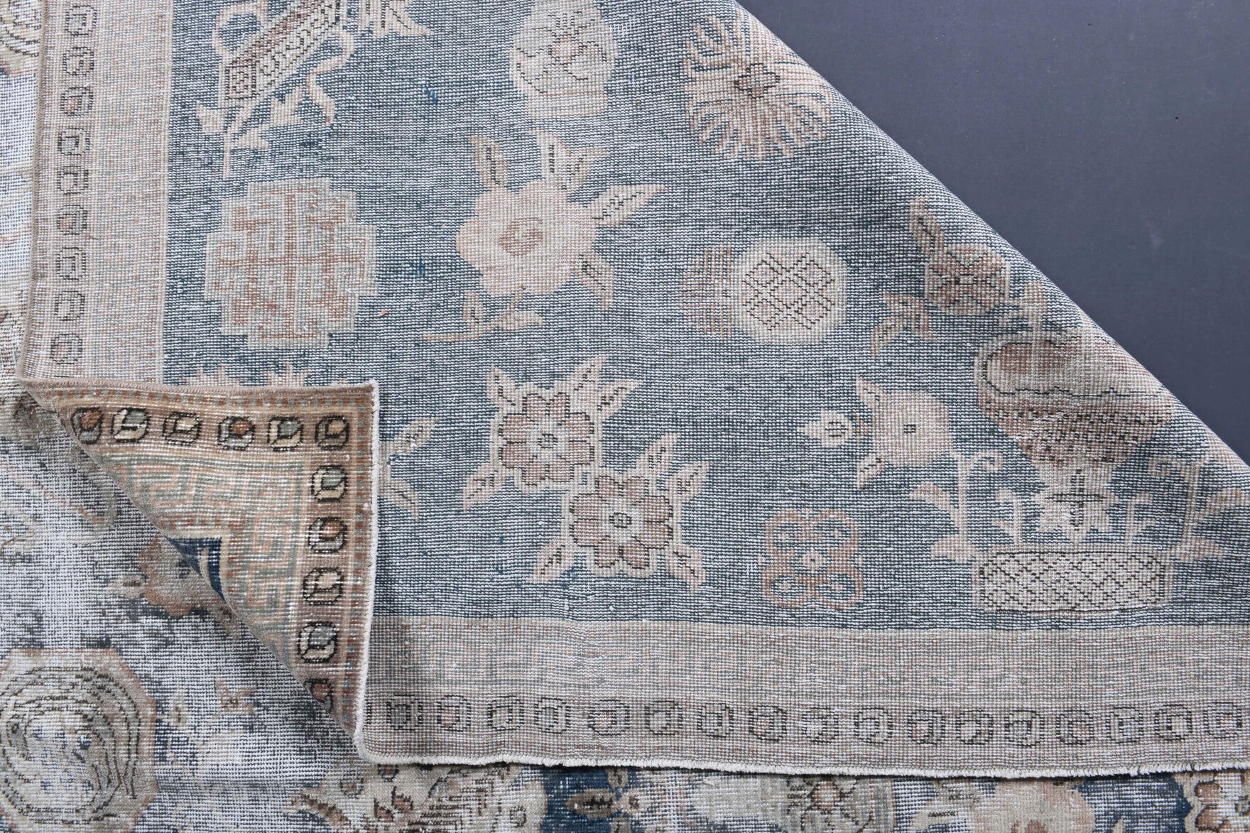 Banunaz – vintage oriental rug for living room or bedroom, 6'9" x 10'3" (205x312 cm)