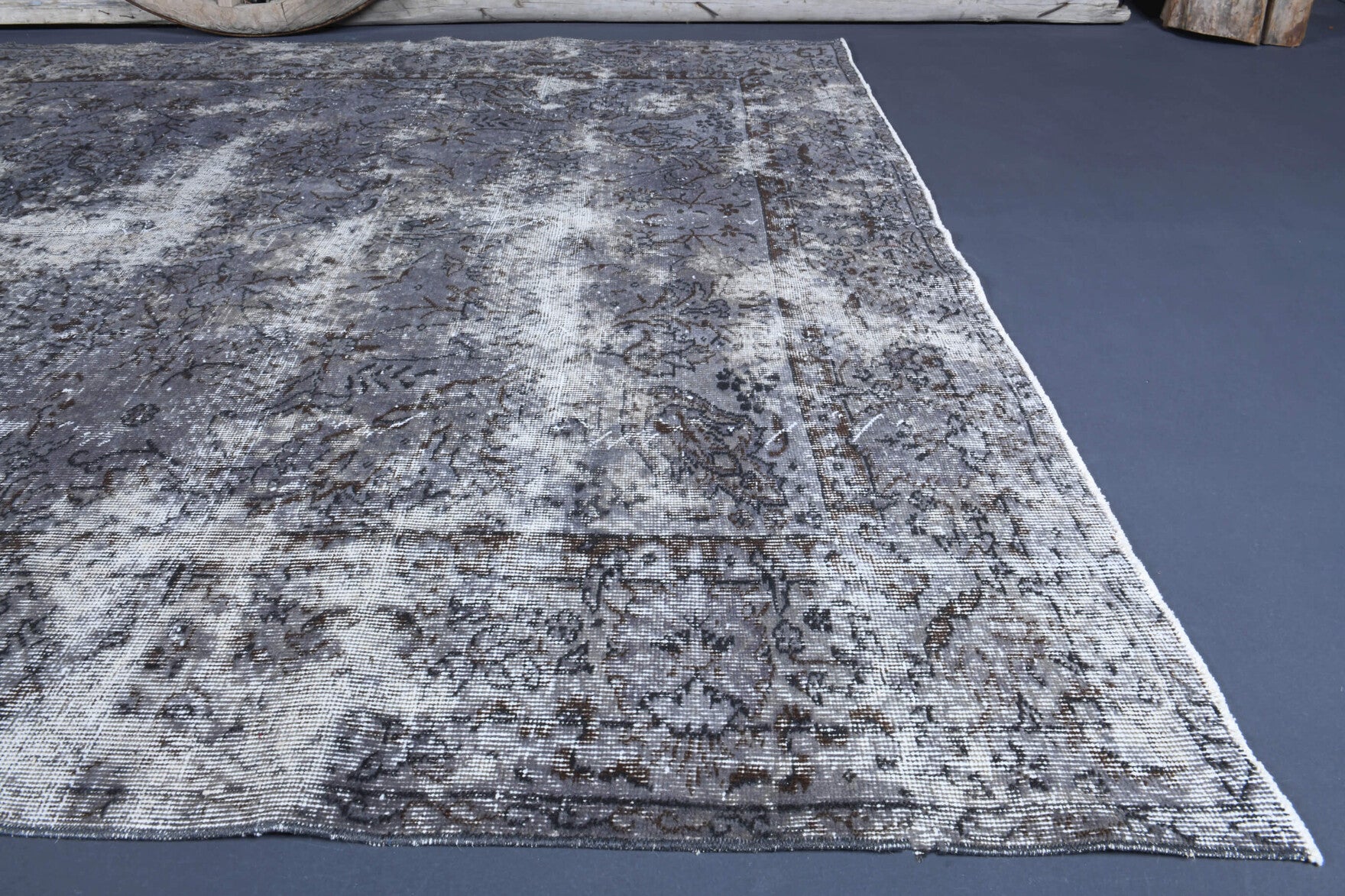 208x300 cm distressed vintage Anatolian area rug – Baharmelek, low pile, wool
