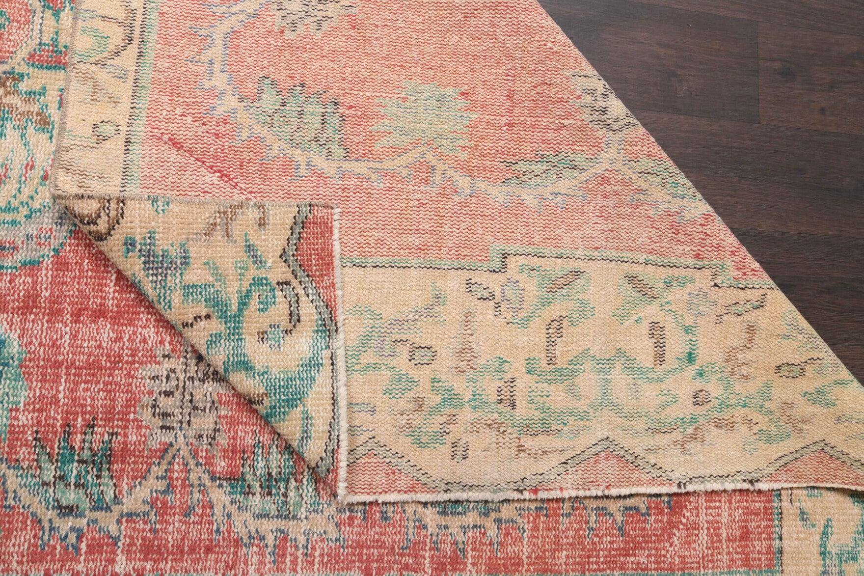 Authentic Anatolian vintage area rug (1970s) with oriental design – one-of-a-kind at Fame Rugs