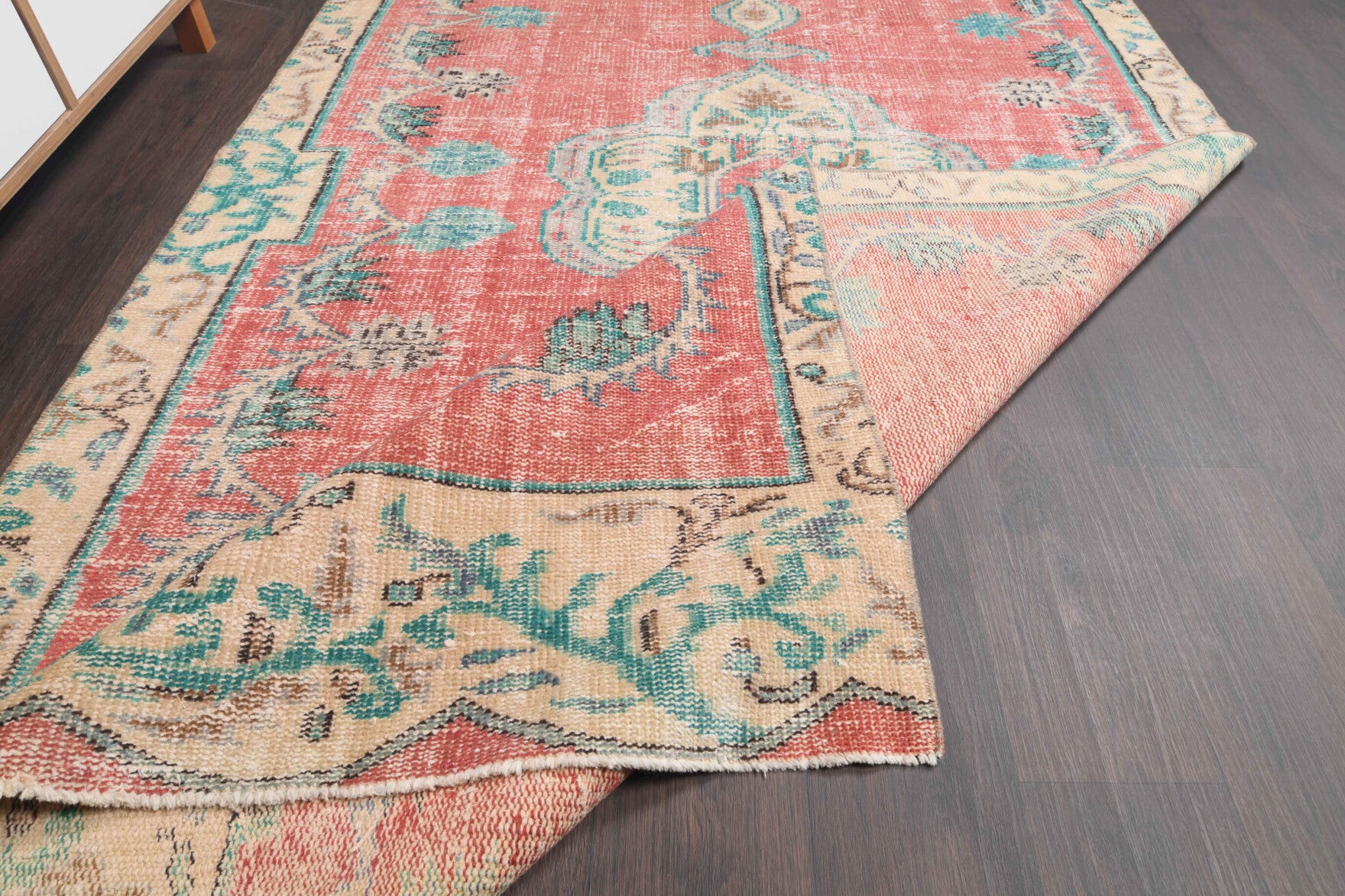 Handmade wool rug from Anatolia, Turkey – Vintage Anatolian Area Rug 5' x 9'4"