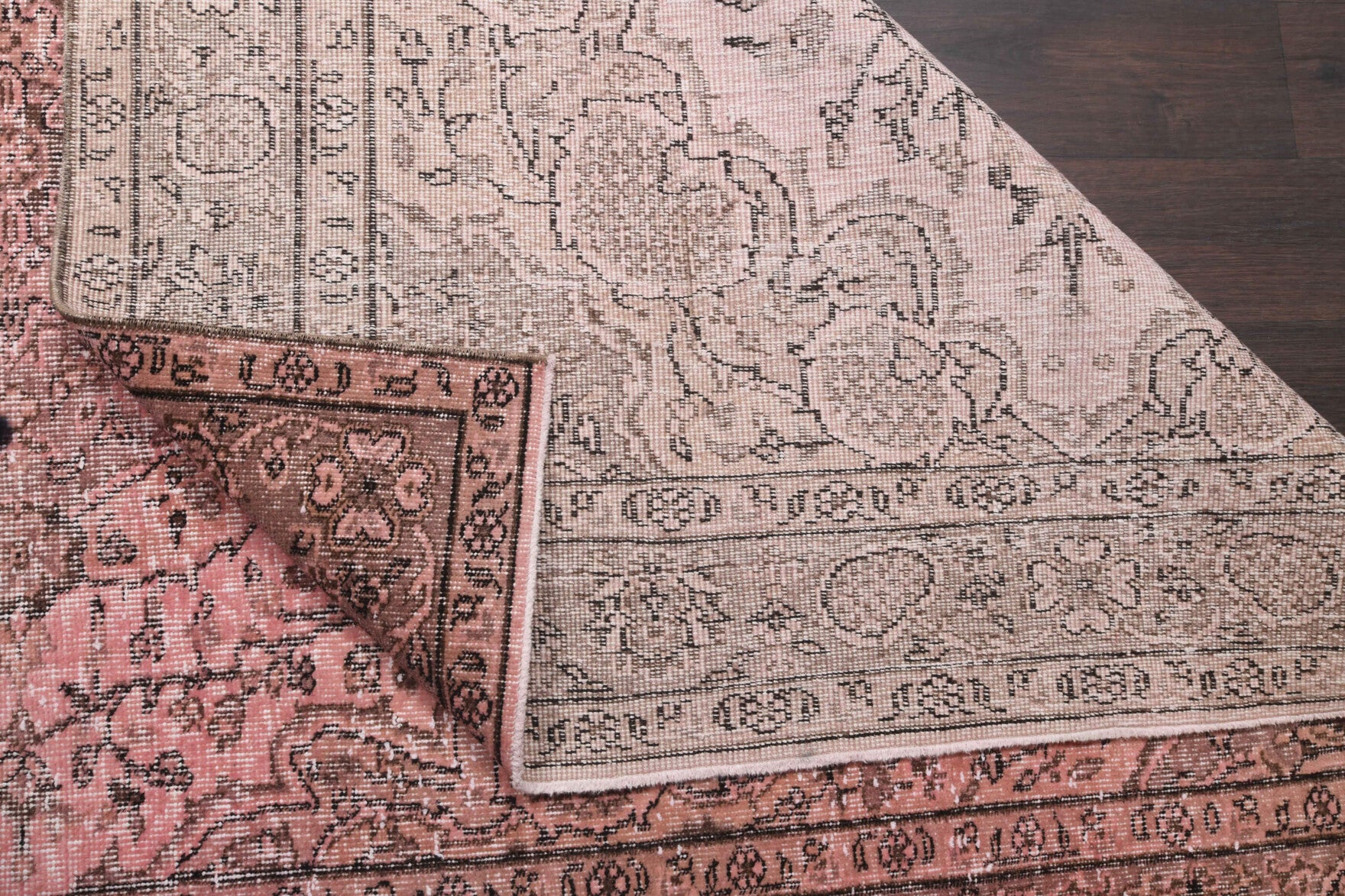 Astraphile – vintage oriental rug for living room or bedroom, 5'7" x 8'10" (169x270 cm)