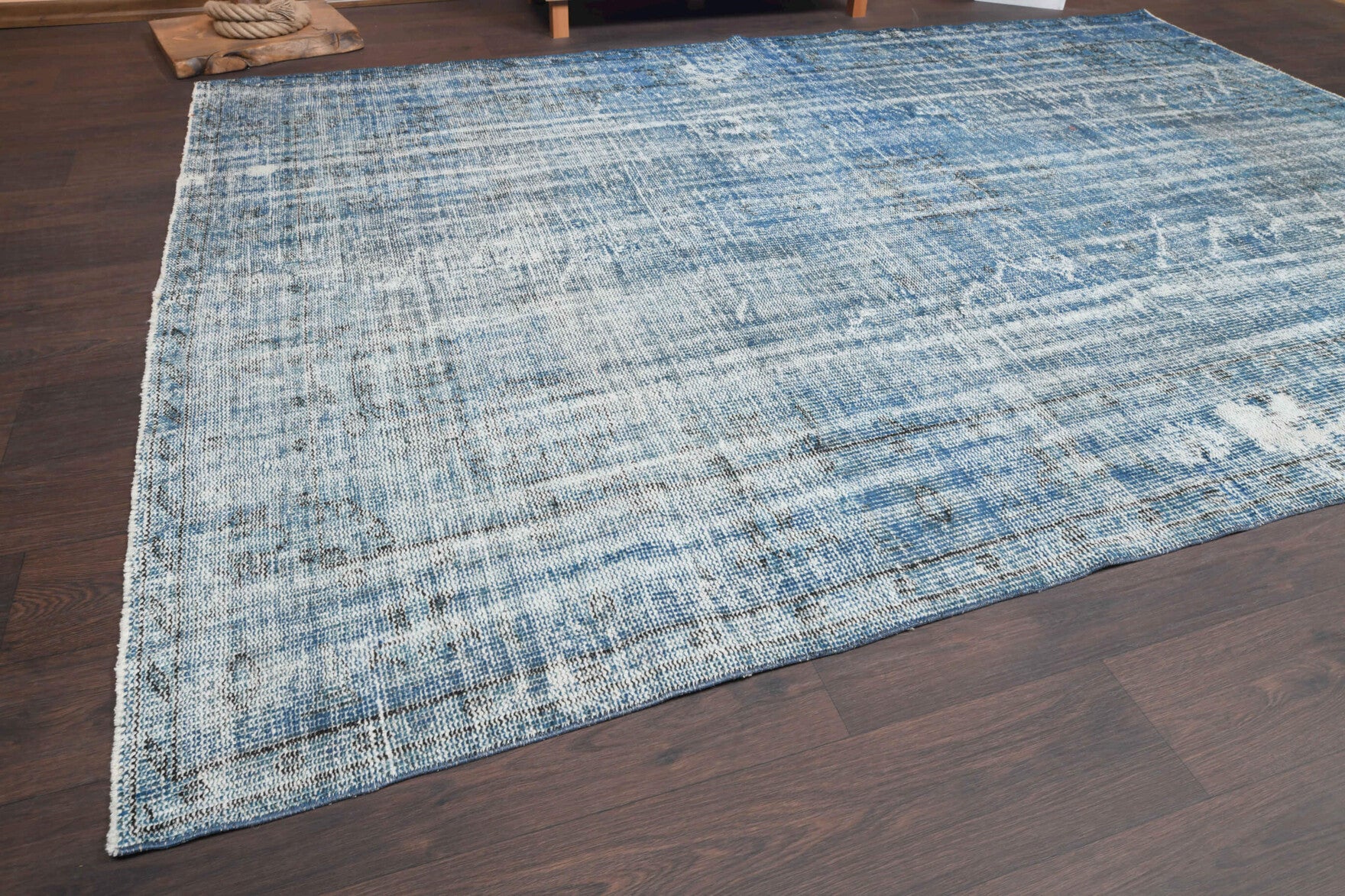Astraea rug: 1970s handmade Anatolian rug with oriental motifs and cotton backing