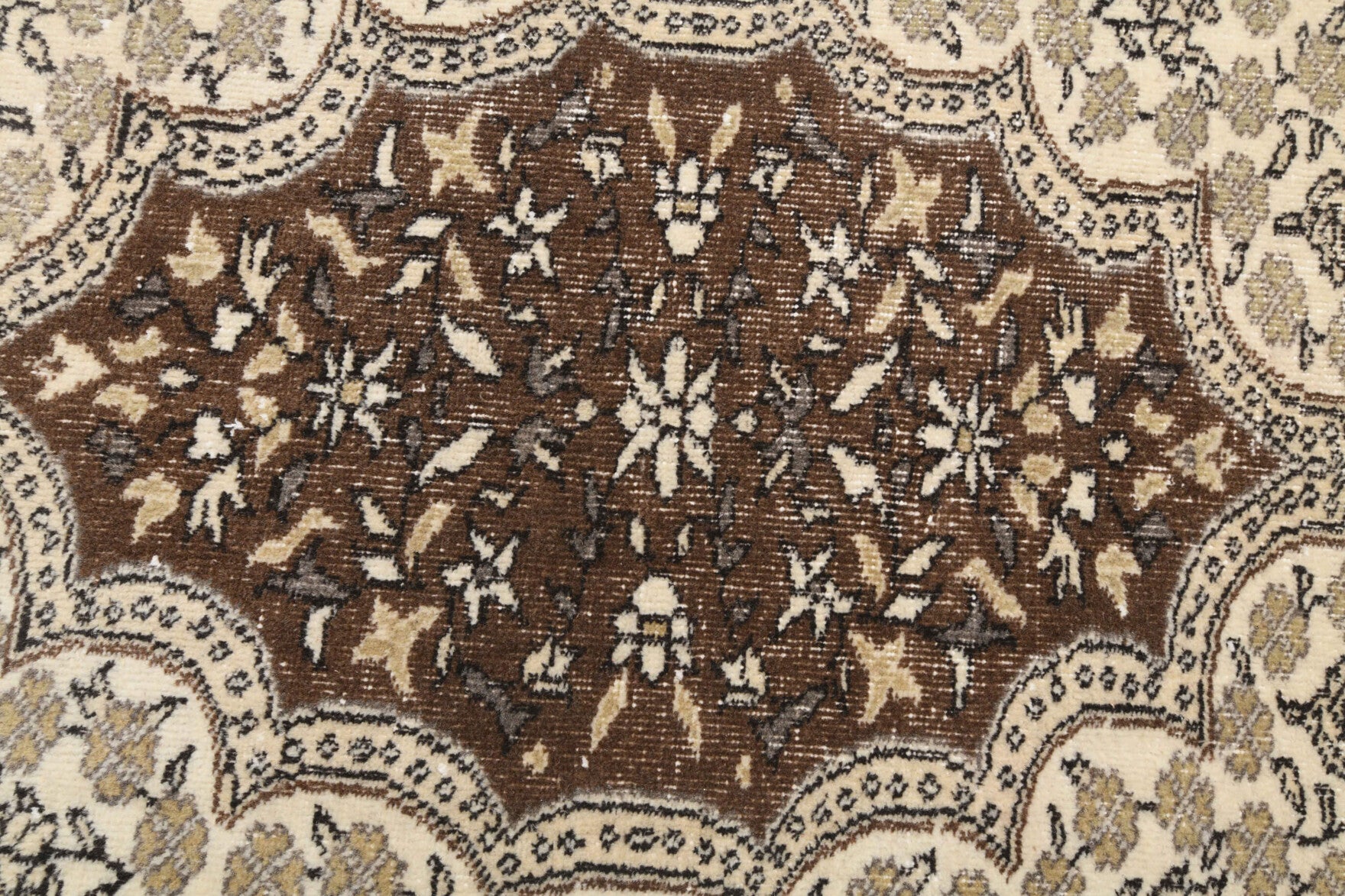 One-of-a-kind 1970s Anatolian vintage area rug in wool, 5'9" x 9'