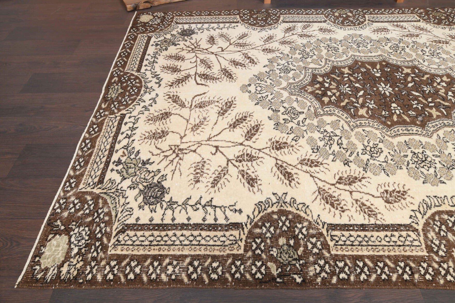 Argyrocharis rug: 1970s handmade Anatolian rug with oriental motifs and cotton backing