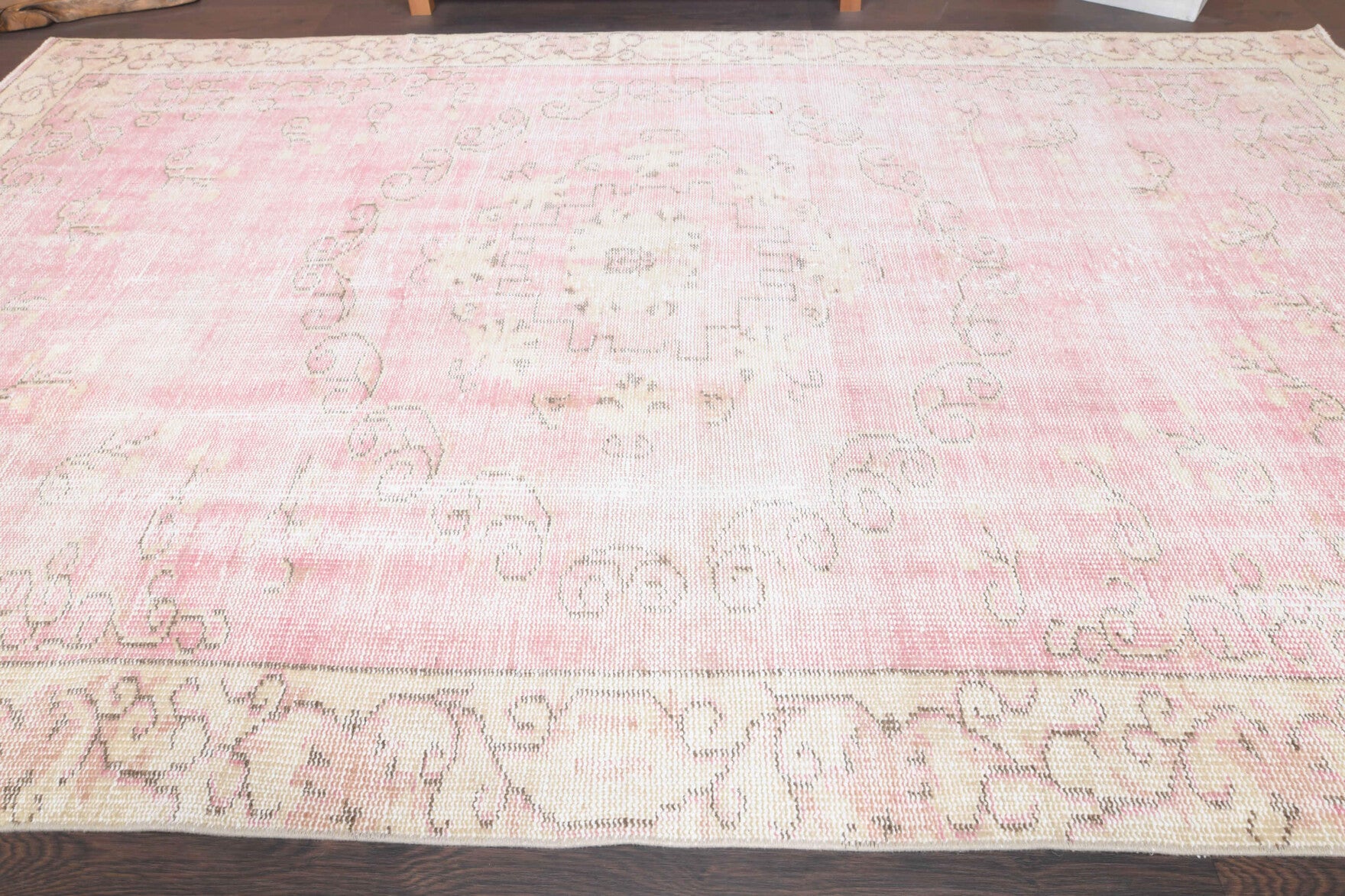 Aretekleia rug: 1970s handmade Anatolian rug with oriental motifs and cotton backing