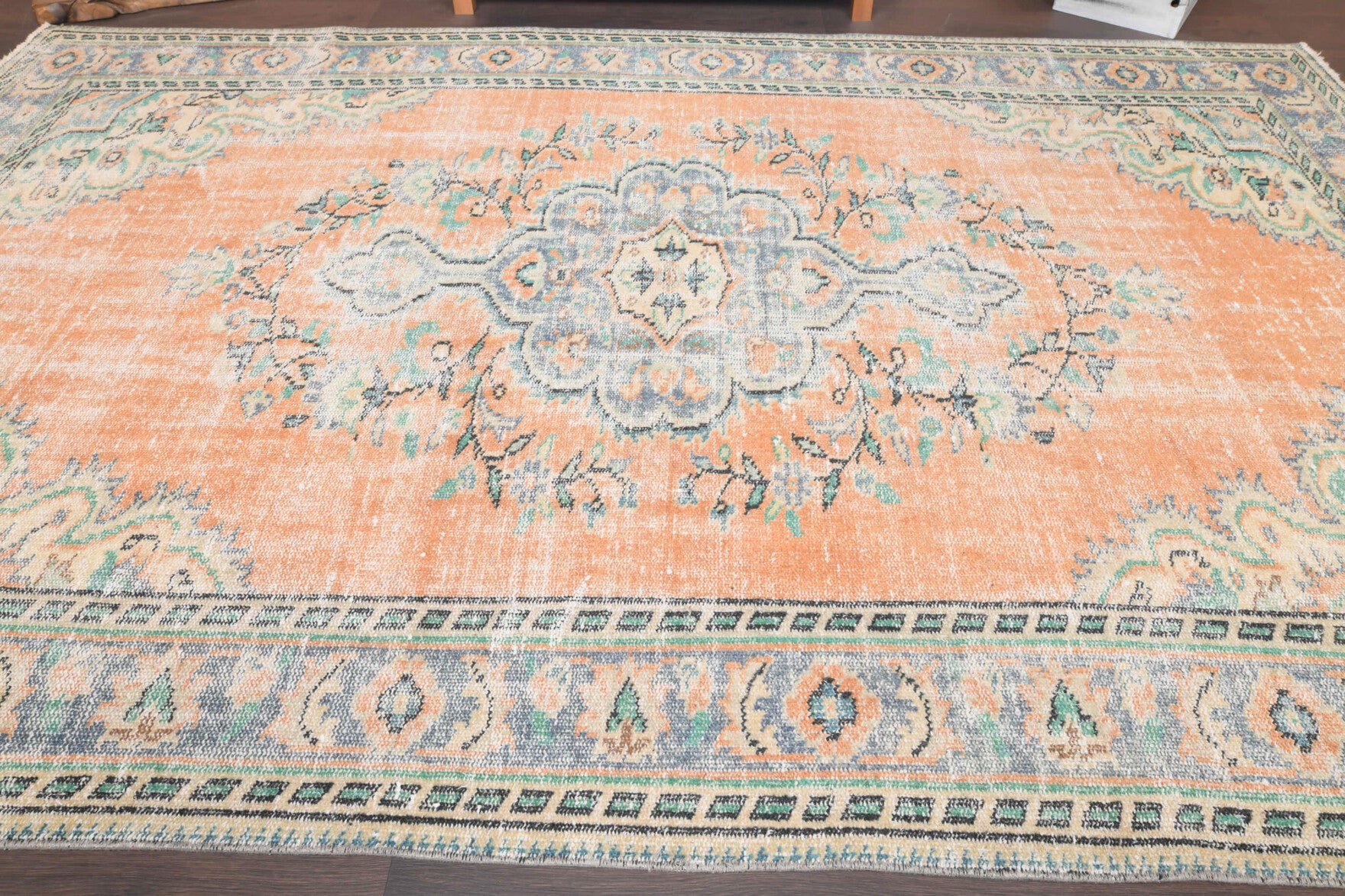 Ardicter rug: 1960s handmade Anatolian rug with oriental motifs and cotton backing
