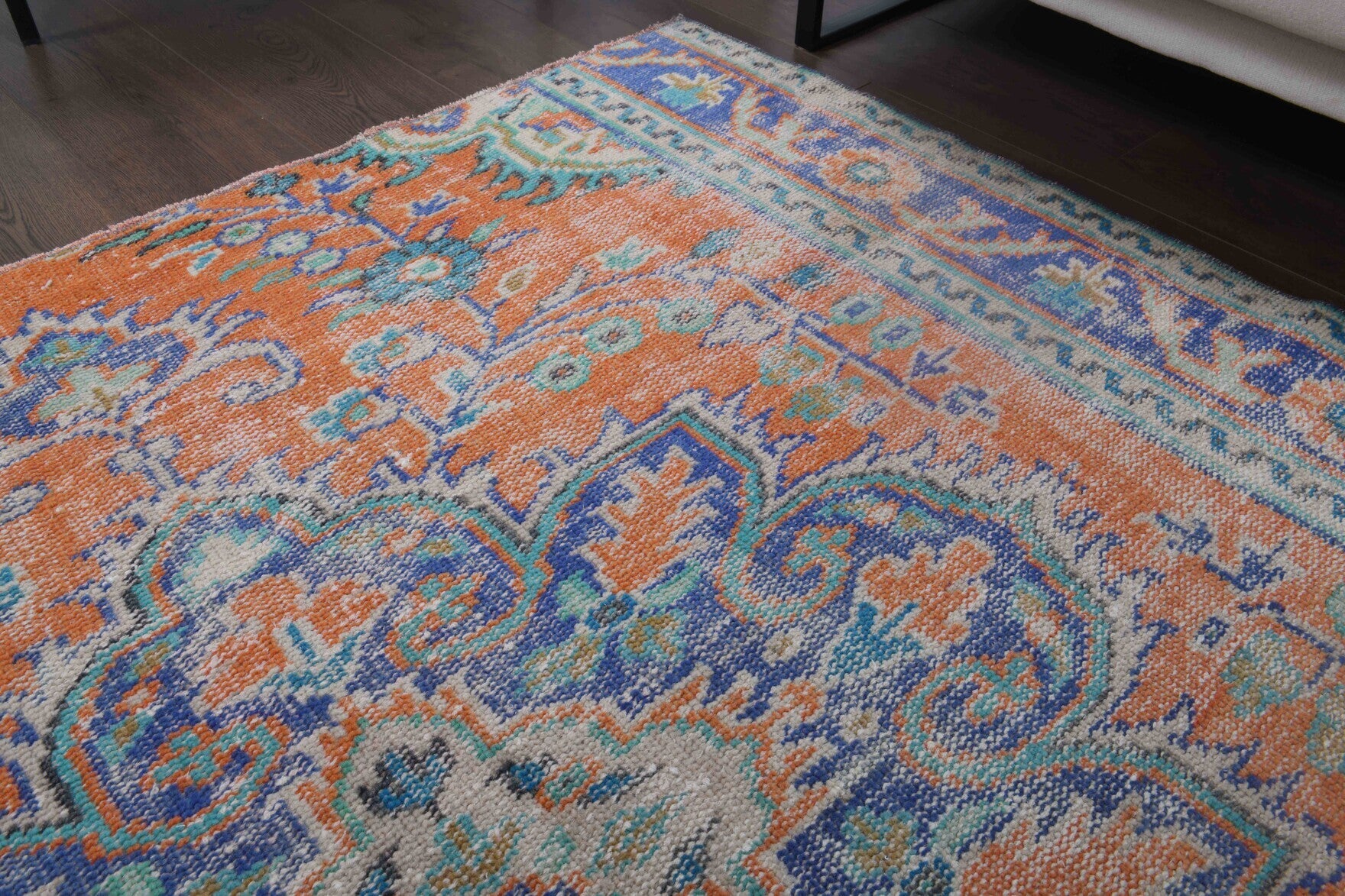 Handmade wool rug from Anatolia, Turkey – Vintage Oriental Area Rug 5'9" x 7'6"