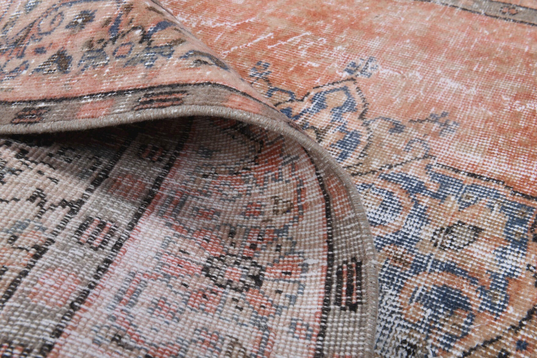 Authentic Anatolian vintage area rug (1970s) with oriental design – one-of-a-kind at Fame Rugs