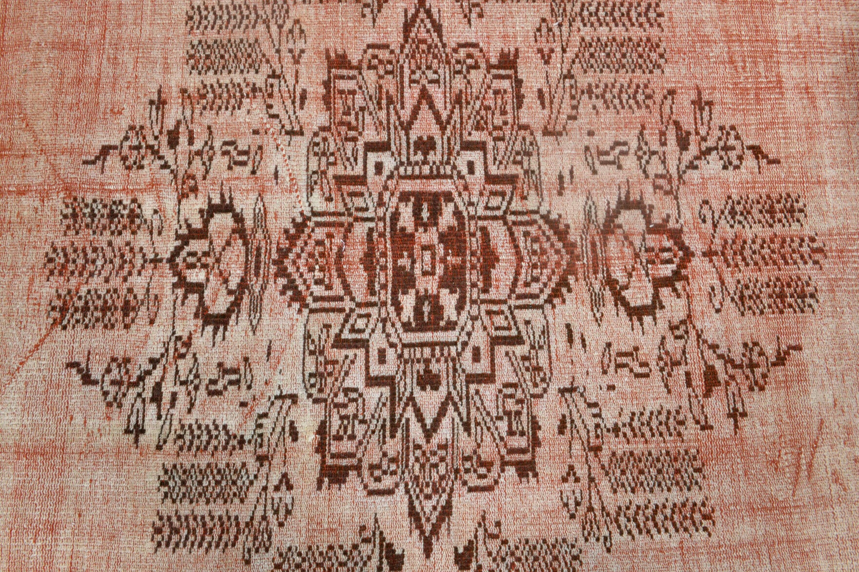 Silaperver rug: 1950s handmade Persian rug with oriental motifs and cotton backing