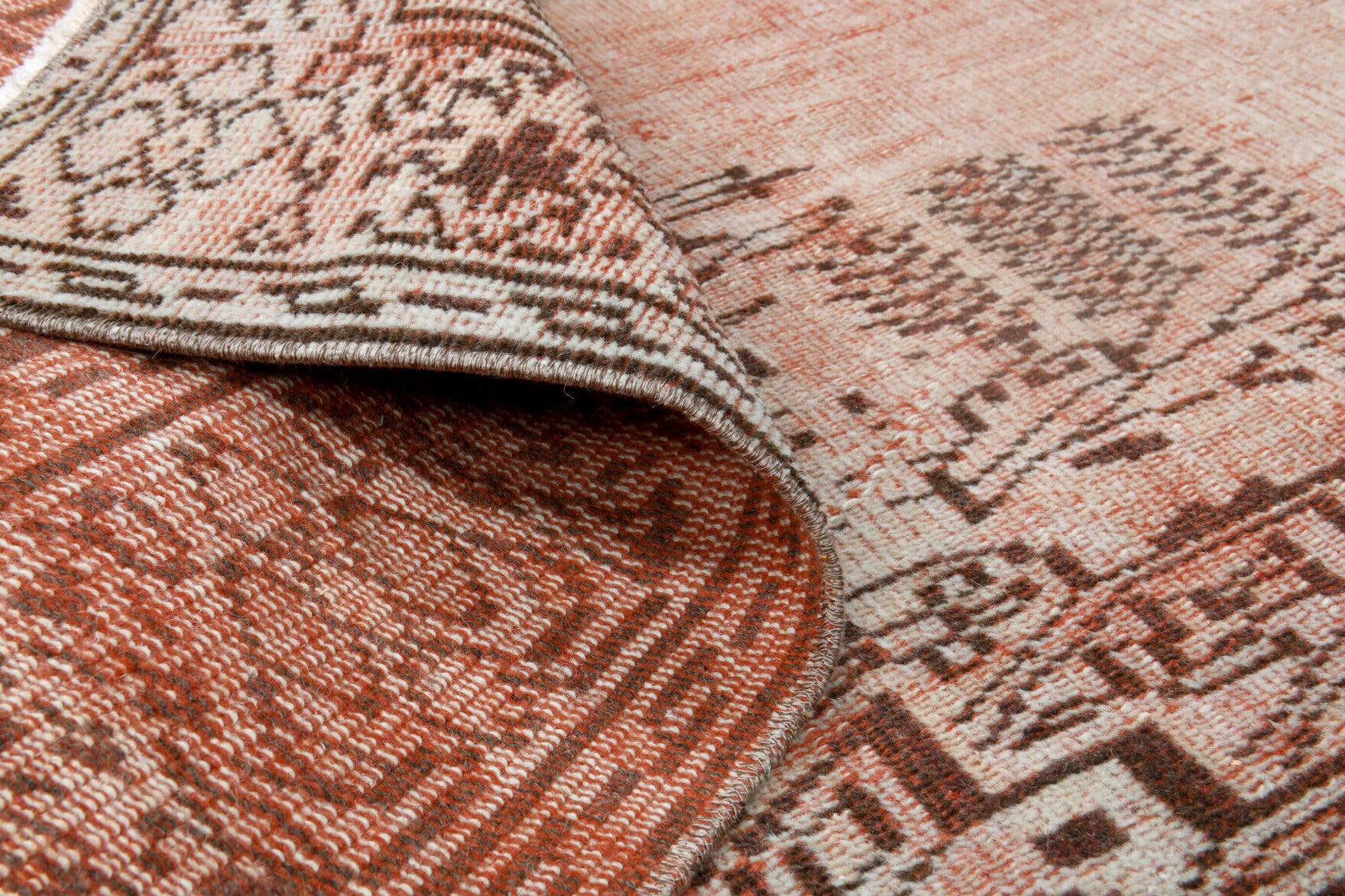Silaperver – vintage oriental rug for living room or bedroom, 5'11" x 8'4" (181x255 cm)