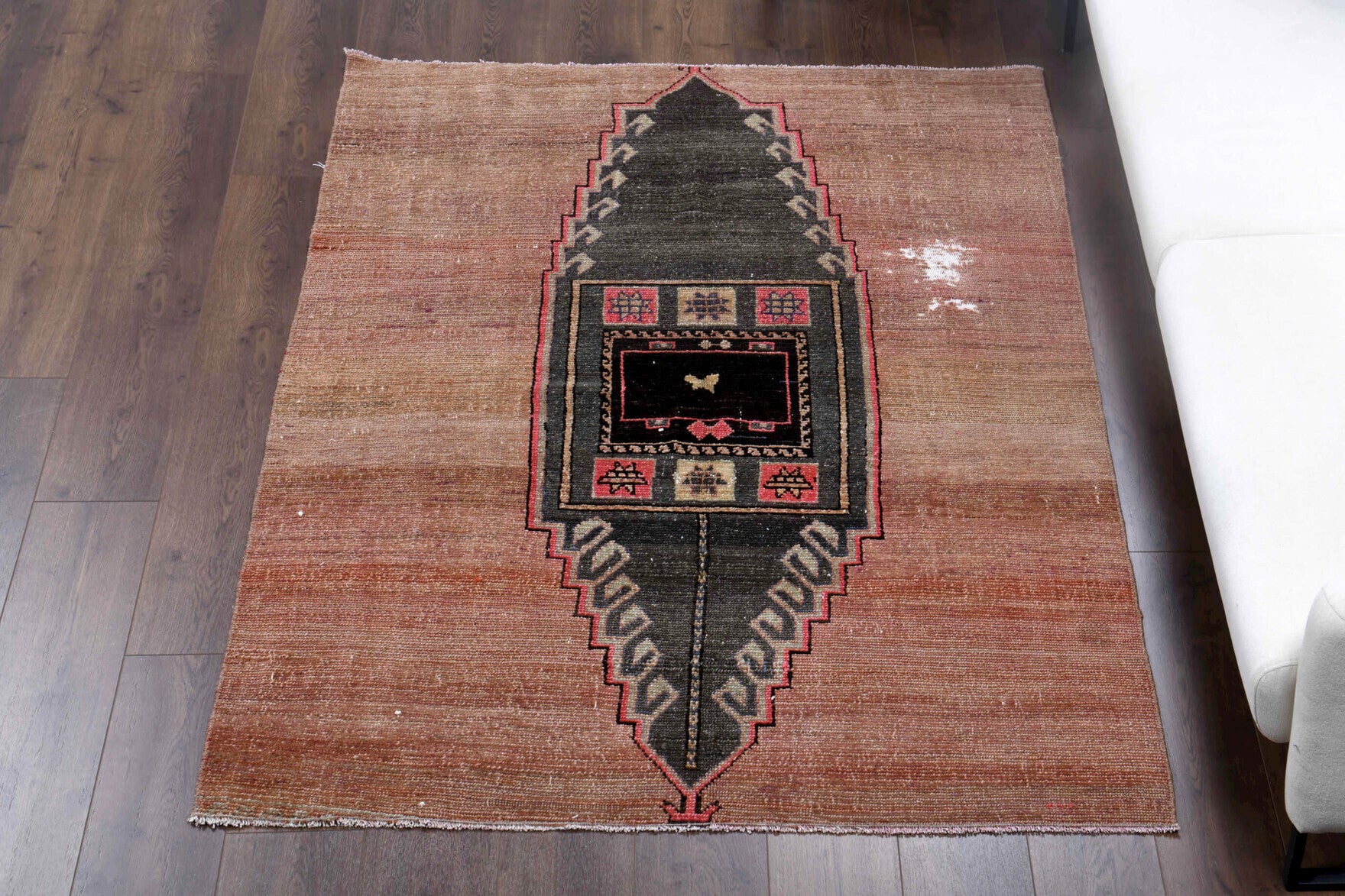 Authentic Anatolian vintage area rug (1970s) with oriental design – one-of-a-kind at Fame Rugs