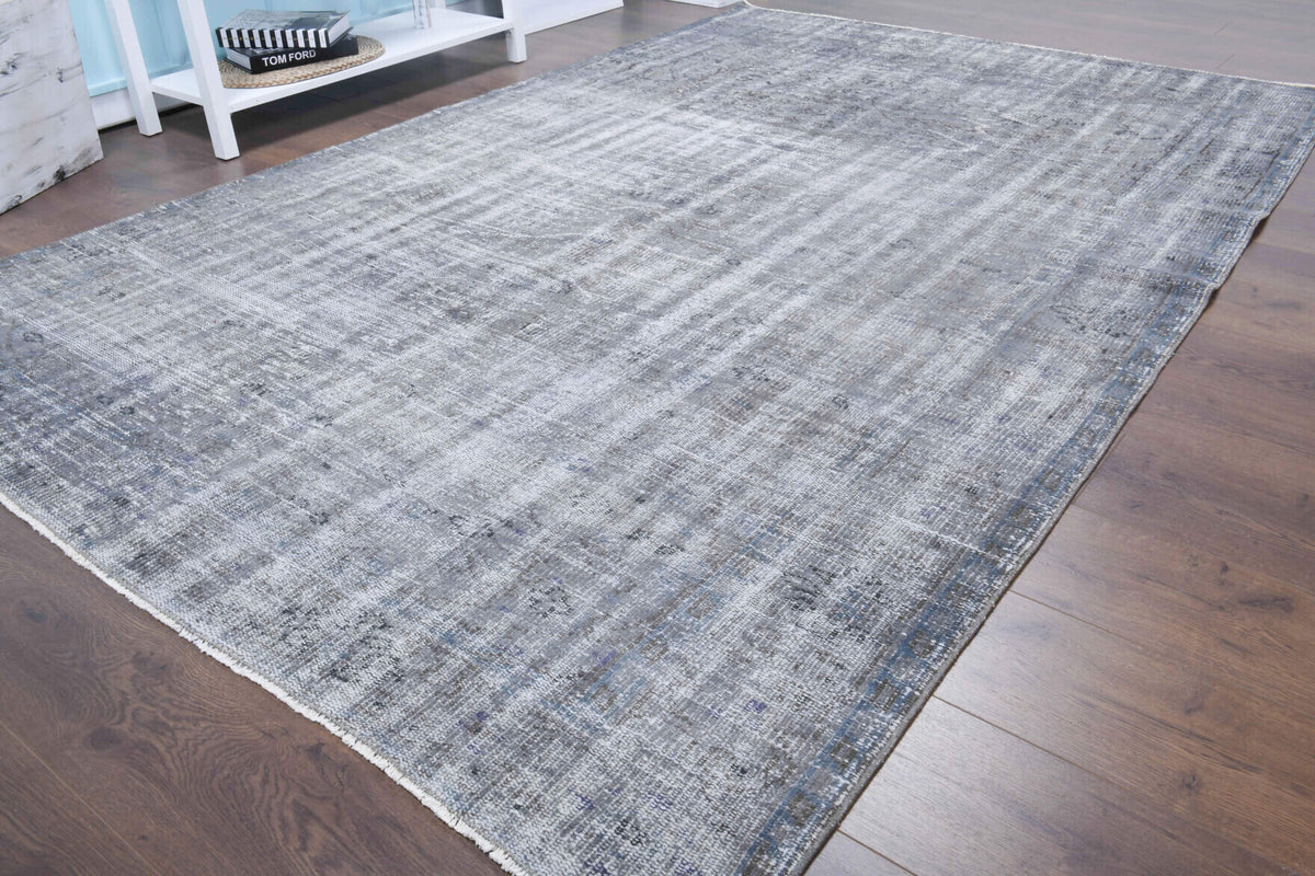 Semapare rug: 1970s handmade Anatolian rug with abstract motifs and cotton backing