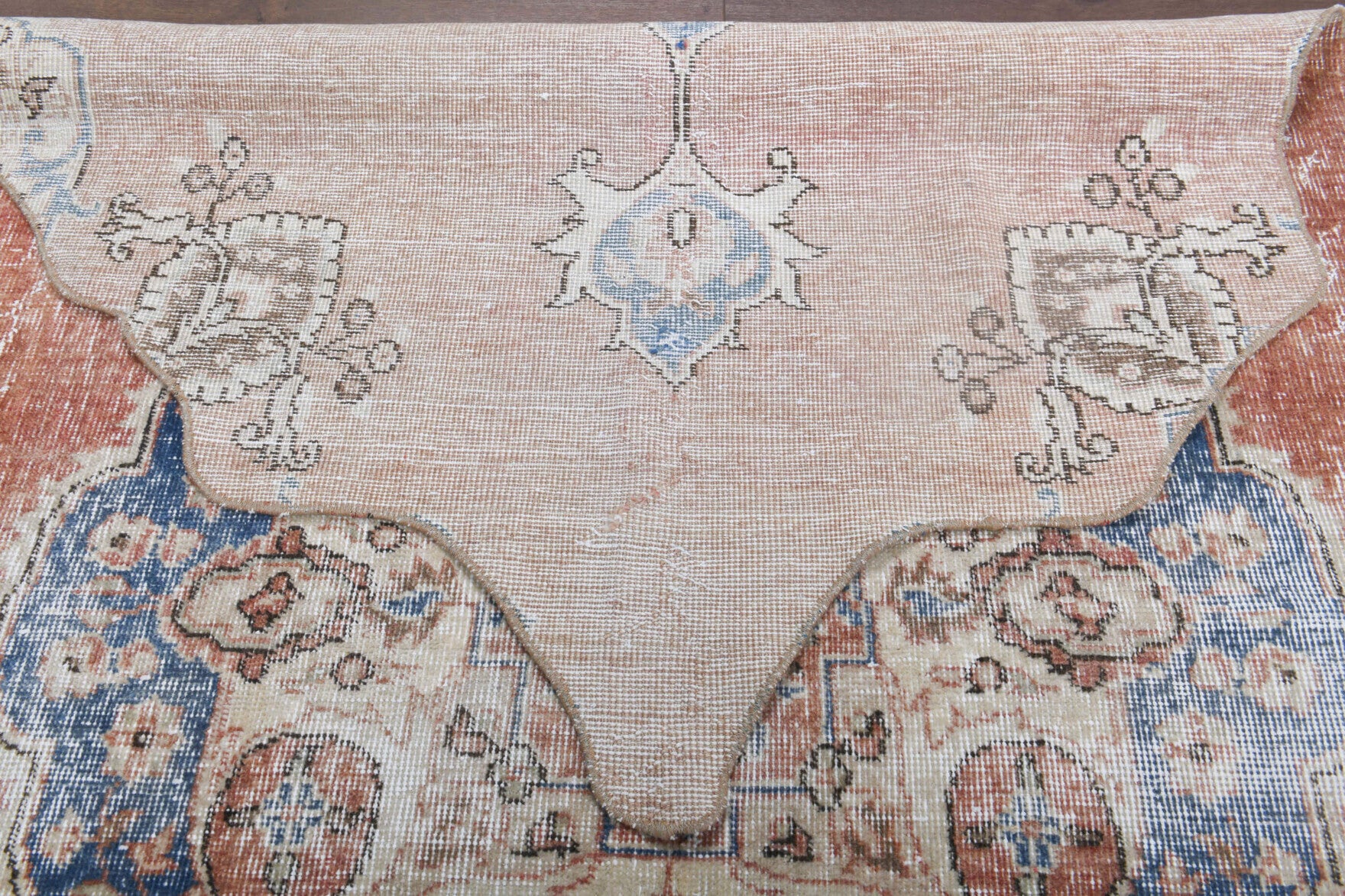 Selenpeyker – vintage oriental rug for living room or bedroom, 4'8" x 7'10" (141x238 cm)