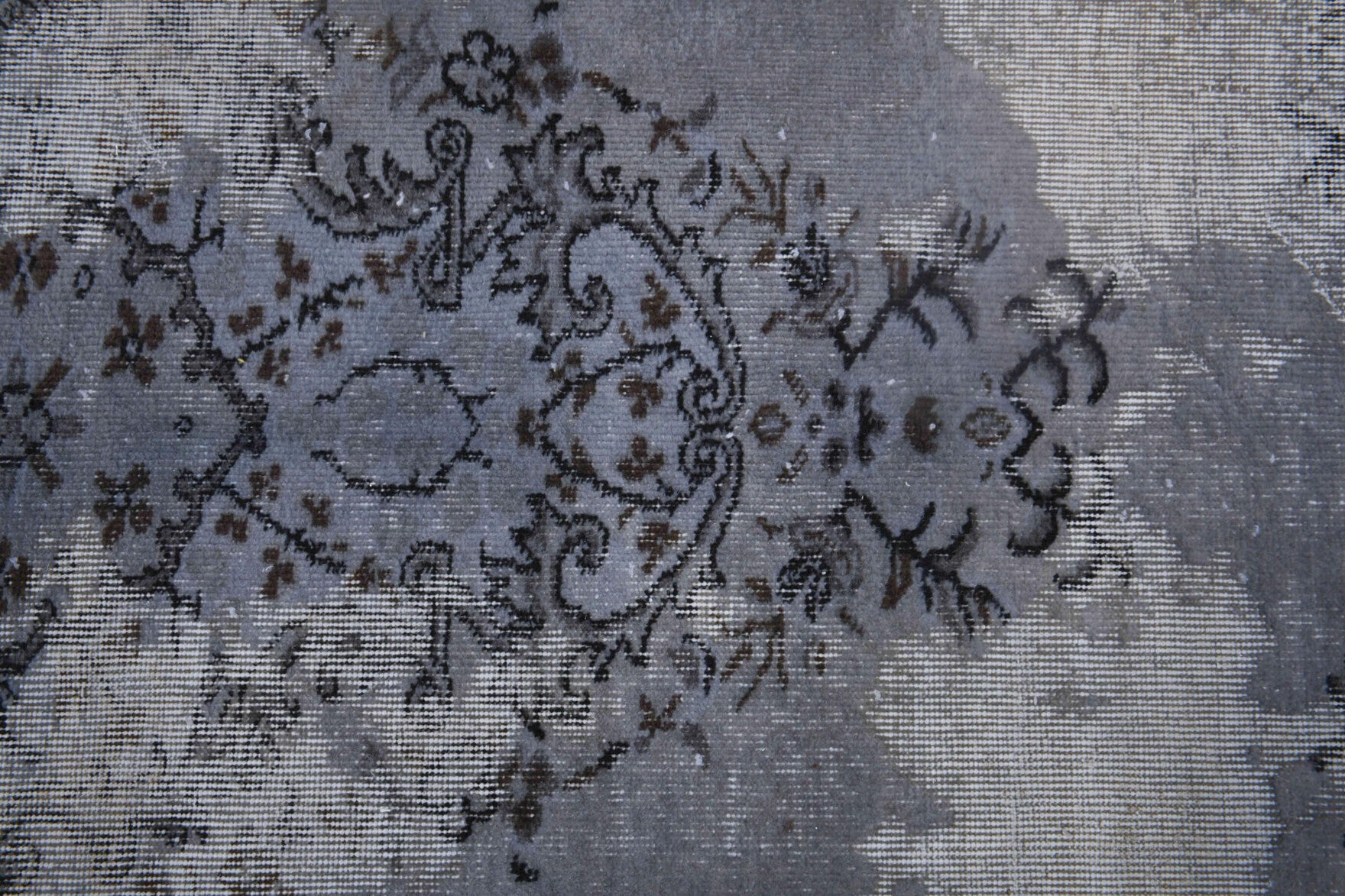 156x175 cm distressed vintage Anatolian area rug – Seherbahce, low pile, wool
