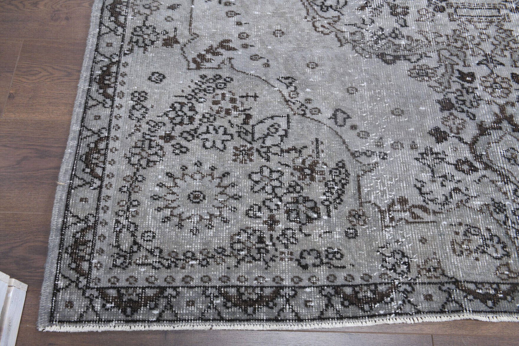 One-of-a-kind 1970s Anatolian vintage area rug in wool, 5'7" x 9'2"