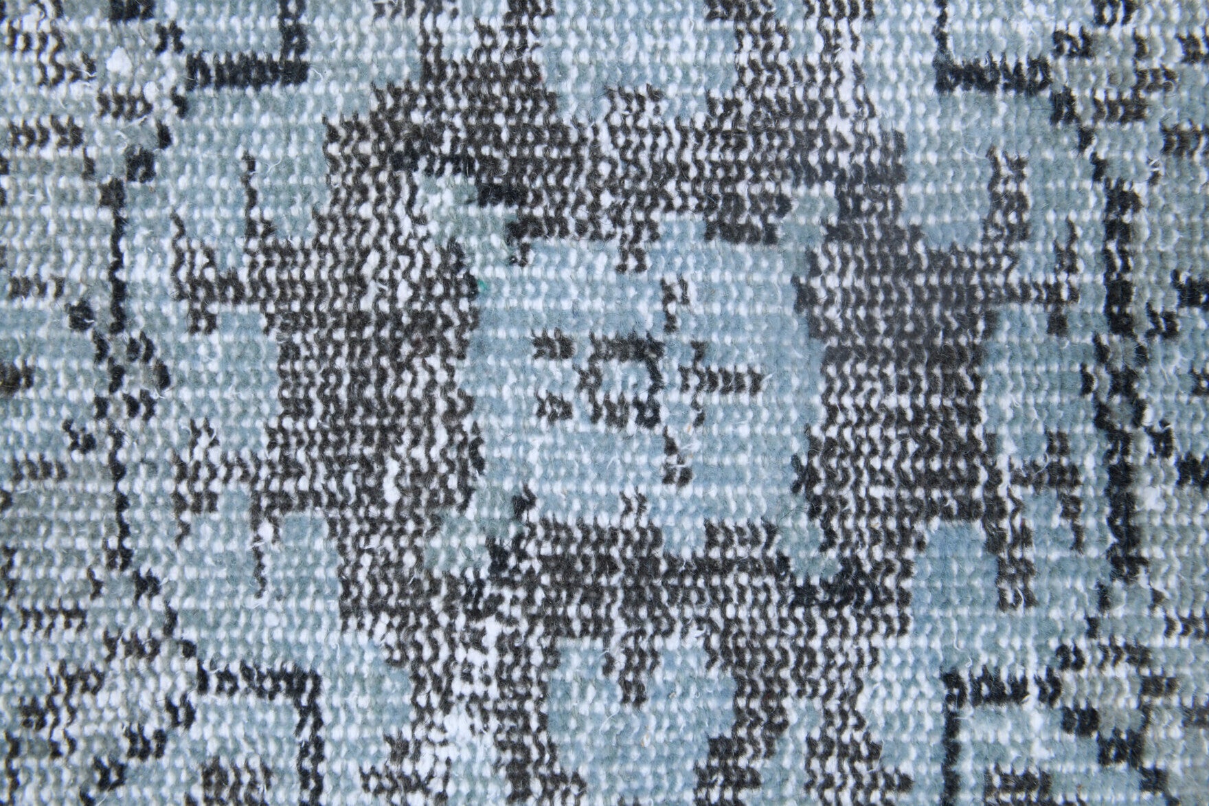 Sahrahayat rug: 1970s handmade Anatolian rug with oriental motifs and cotton backing