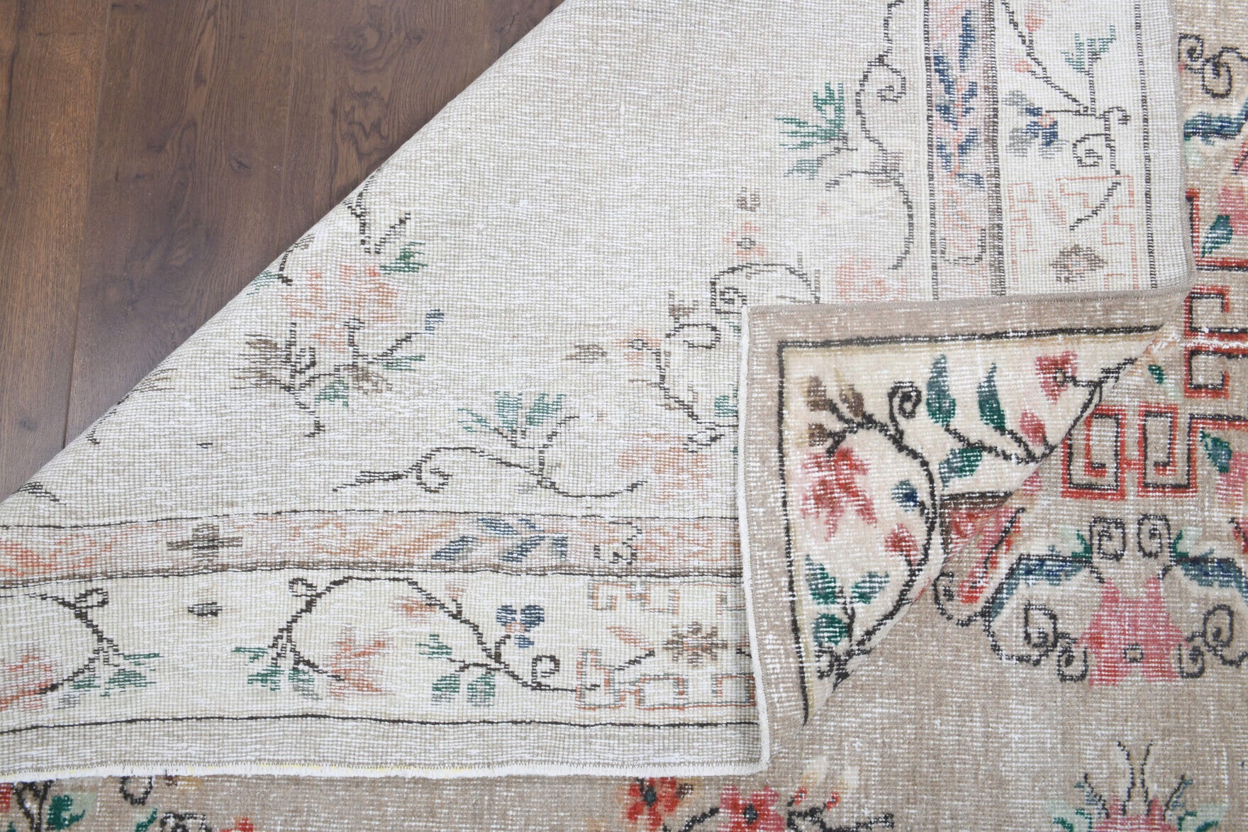 Saffet – vintage oriental rug for living room or bedroom, 6'4" x 9'2" (192x280 cm)