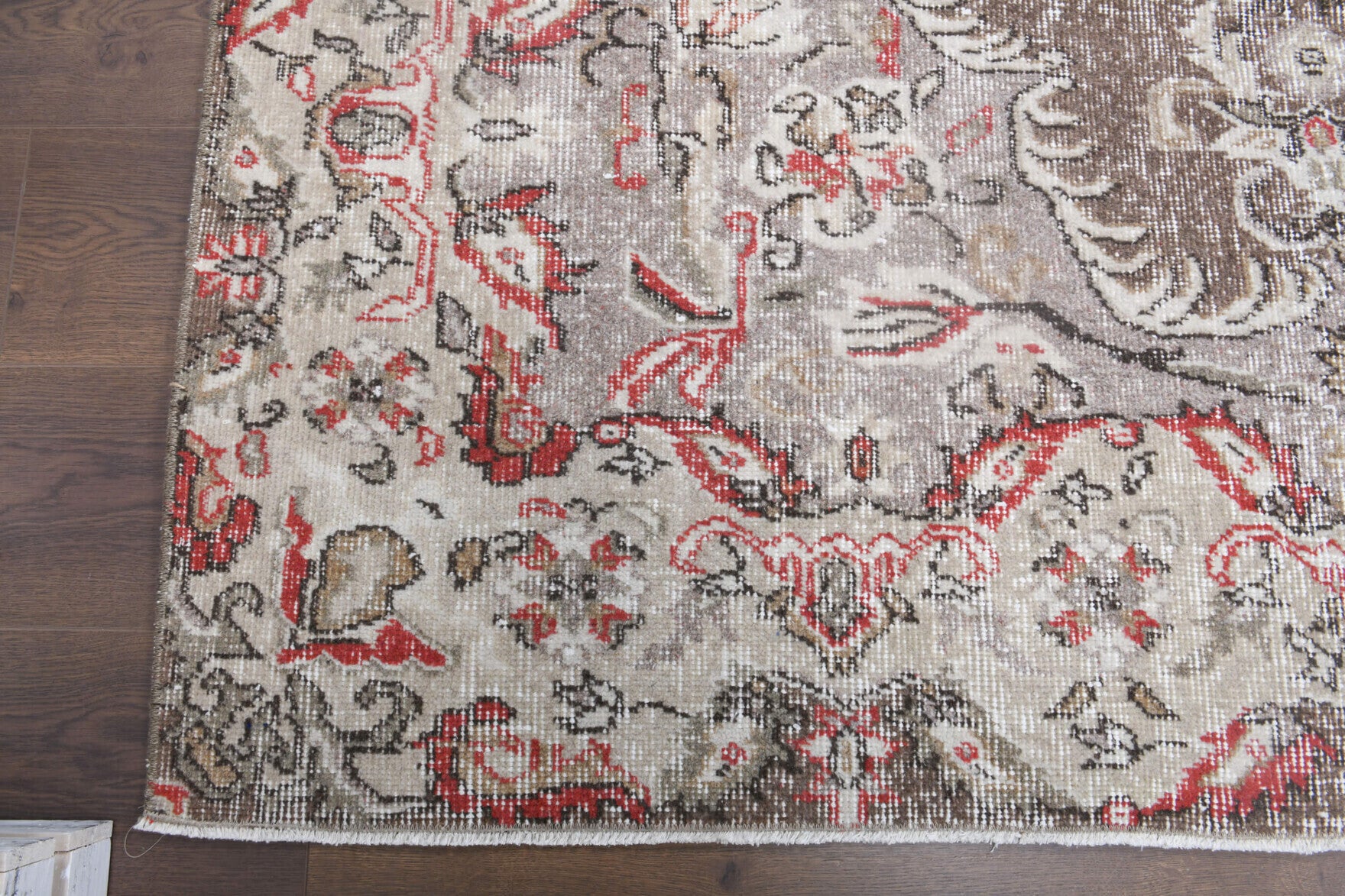 One-of-a-kind 1970s Turkish vintage area rug in wool, 5'7" x 8'8"