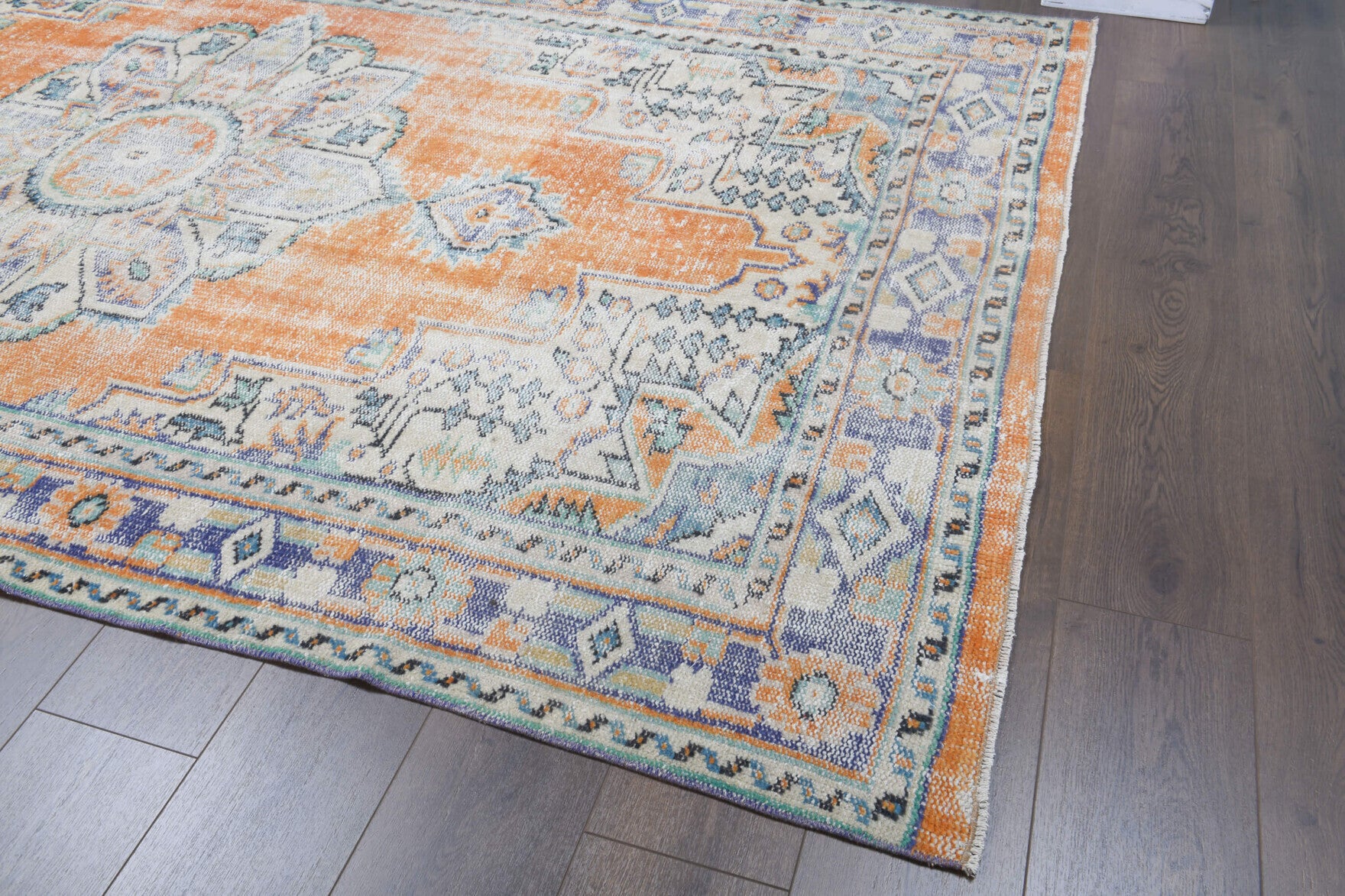 Sabihagul rug: 1970s handmade Anatolian rug with oriental motifs and cotton backing