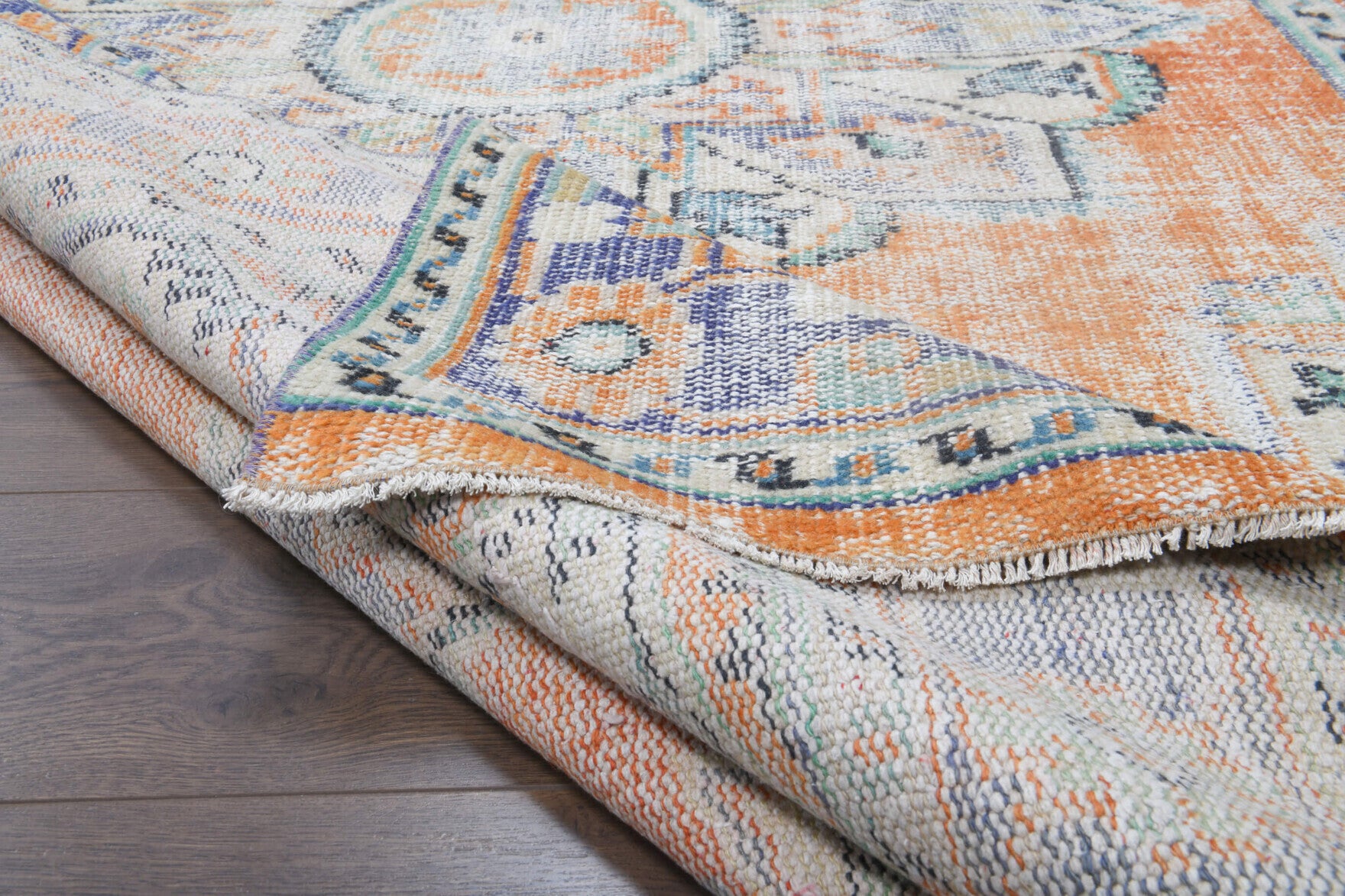 Authentic Anatolian vintage area rug (1970s) with oriental design – one-of-a-kind at Fame Rugs