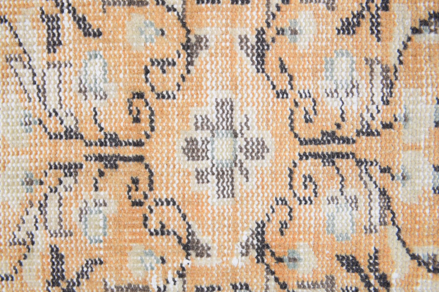 Authentic Anatolian vintage area rug (1970s) with oriental design – one-of-a-kind at Fame Rugs