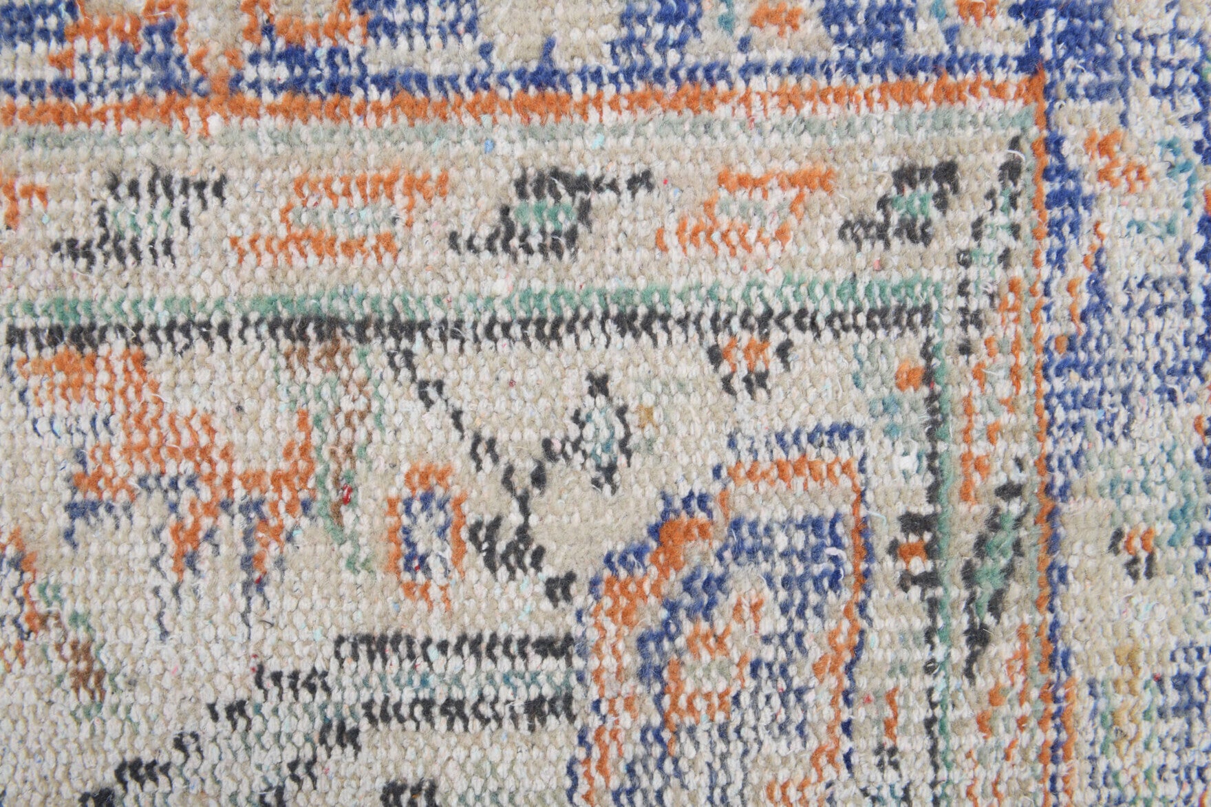Authentic Anatolian vintage area rug (1970s) with oriental design – one-of-a-kind at Fame Rugs