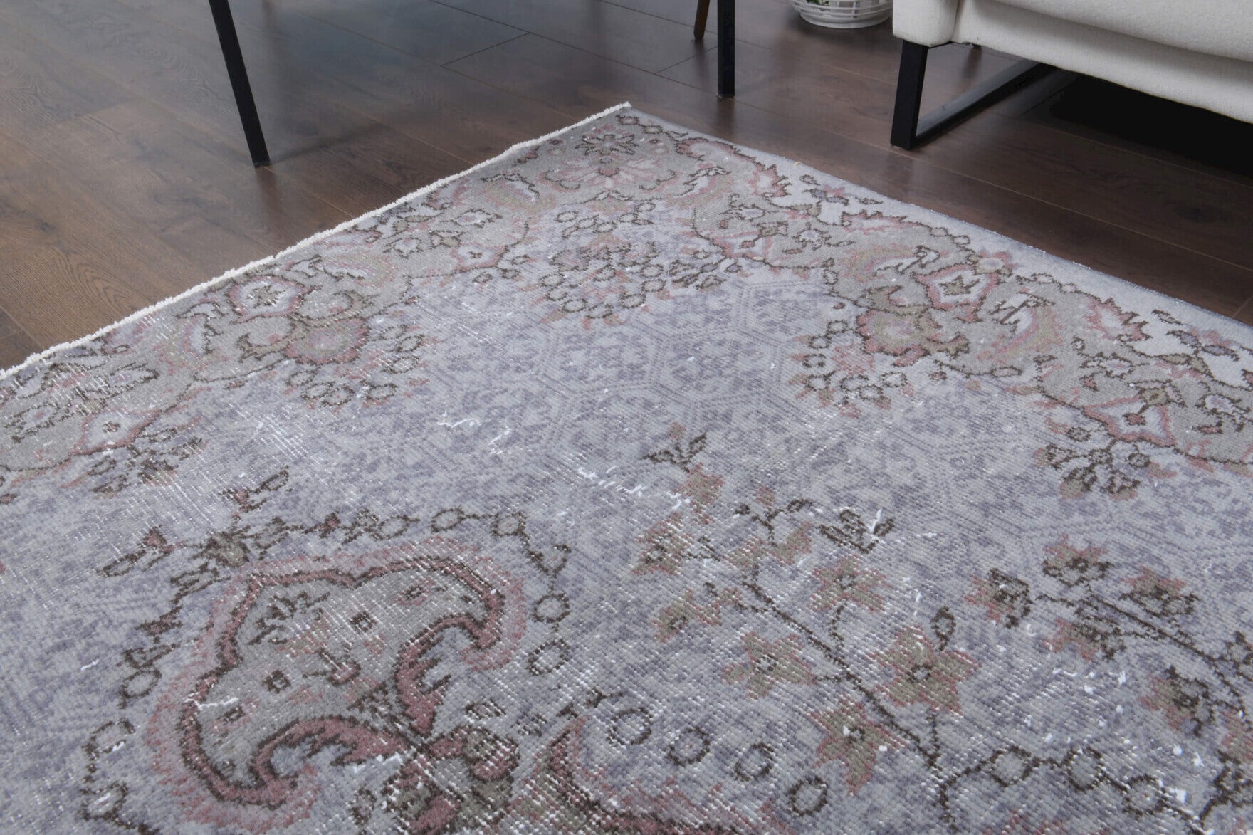 Authentic Anatolian vintage area rug (1970s) with oriental design – one-of-a-kind at Fame Rugs